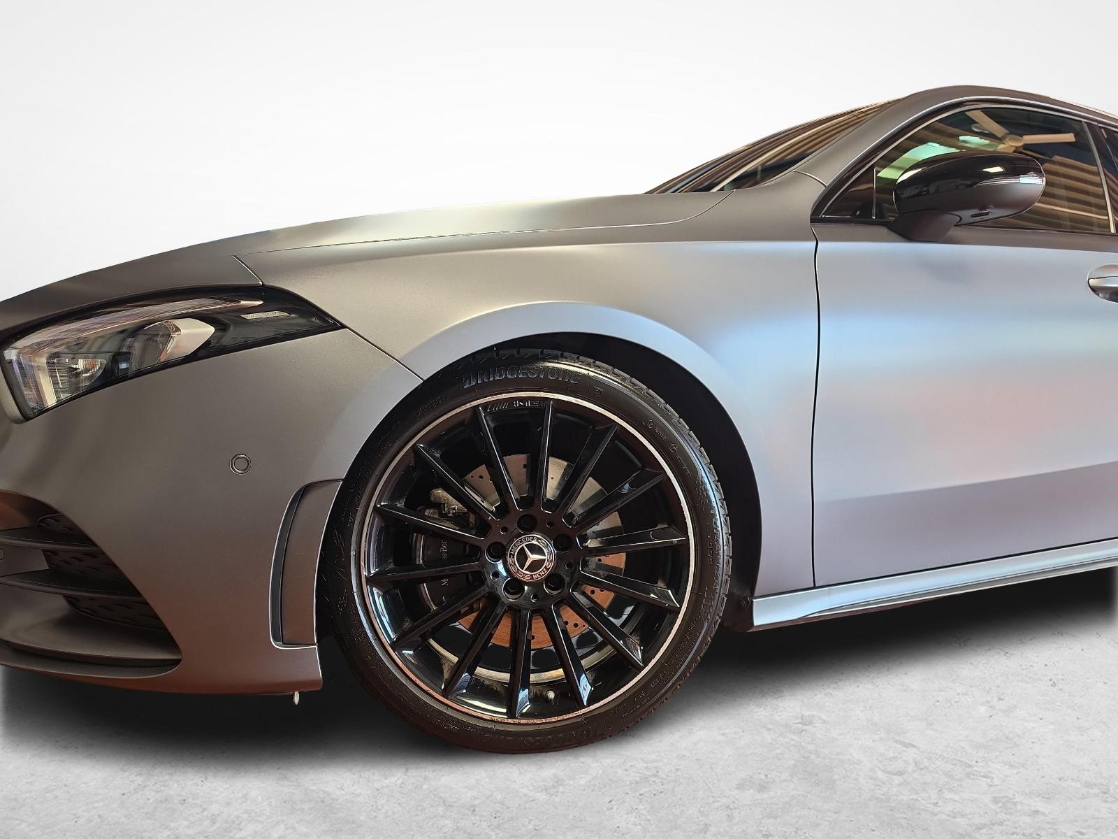 MERCEDES-BENZ A 220 4MATIC AMG Line-image-16