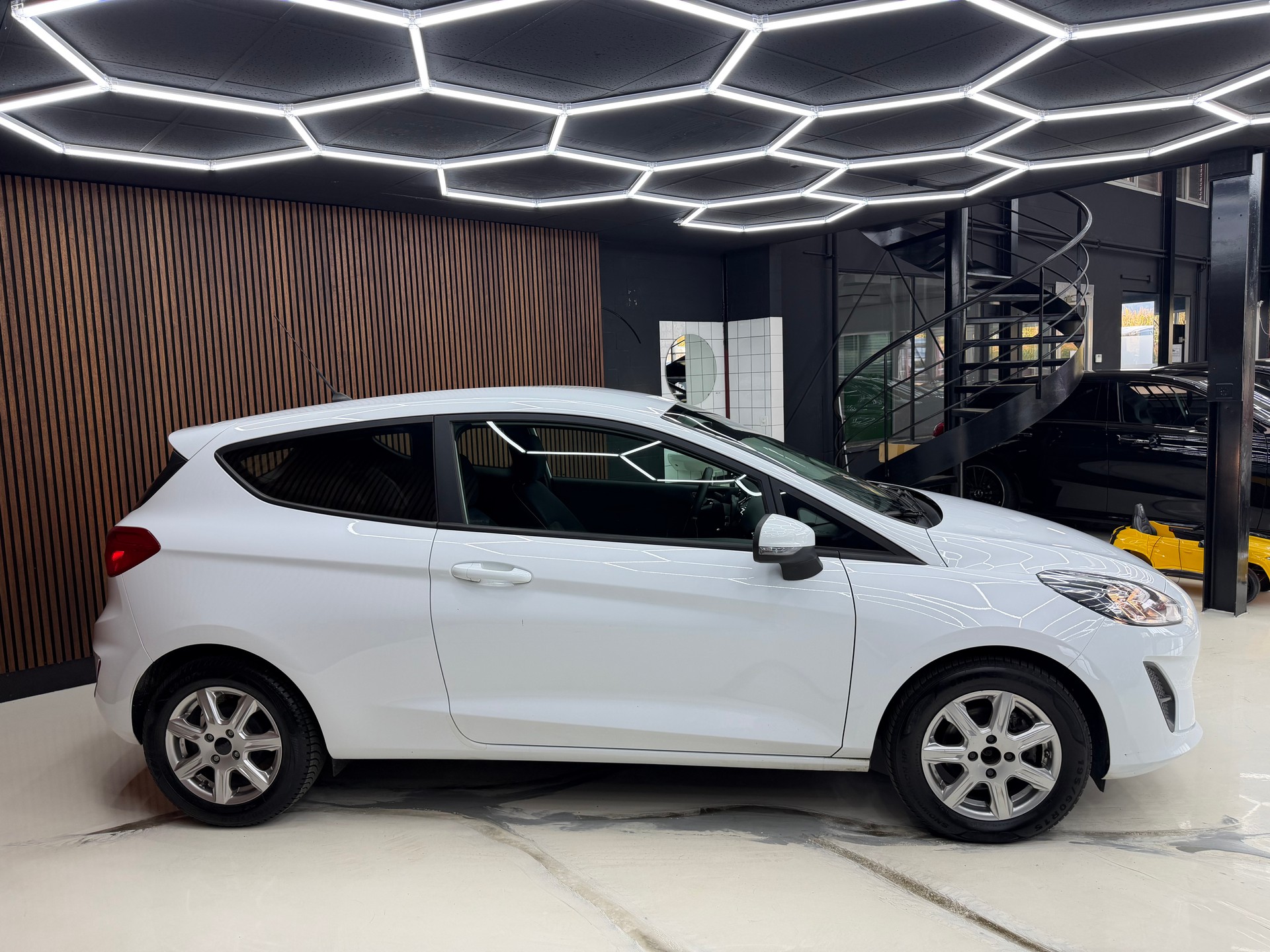 FORD Fiesta 1.0 SCTi Business-image-3