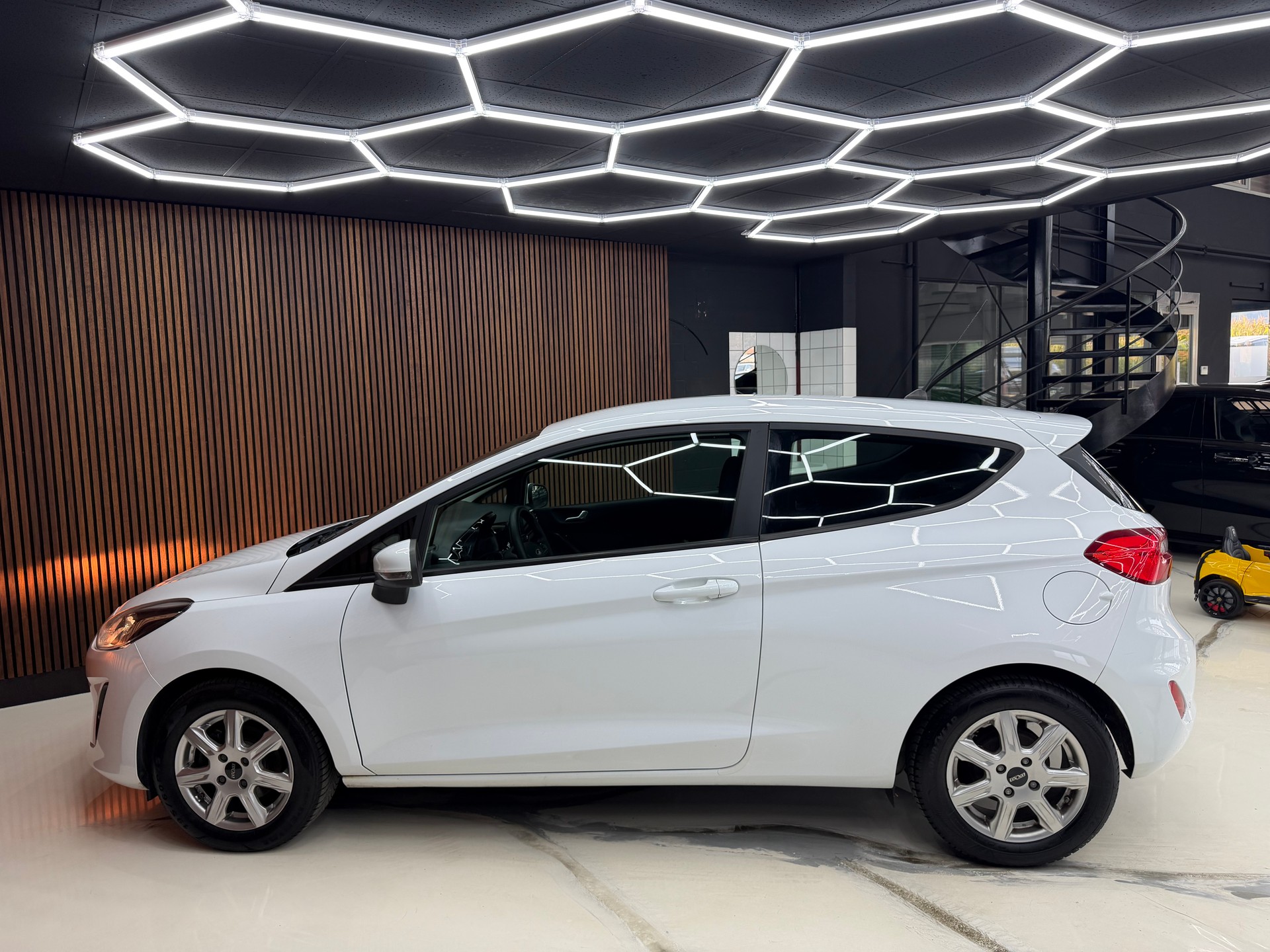 FORD Fiesta 1.0 SCTi Business-image-9