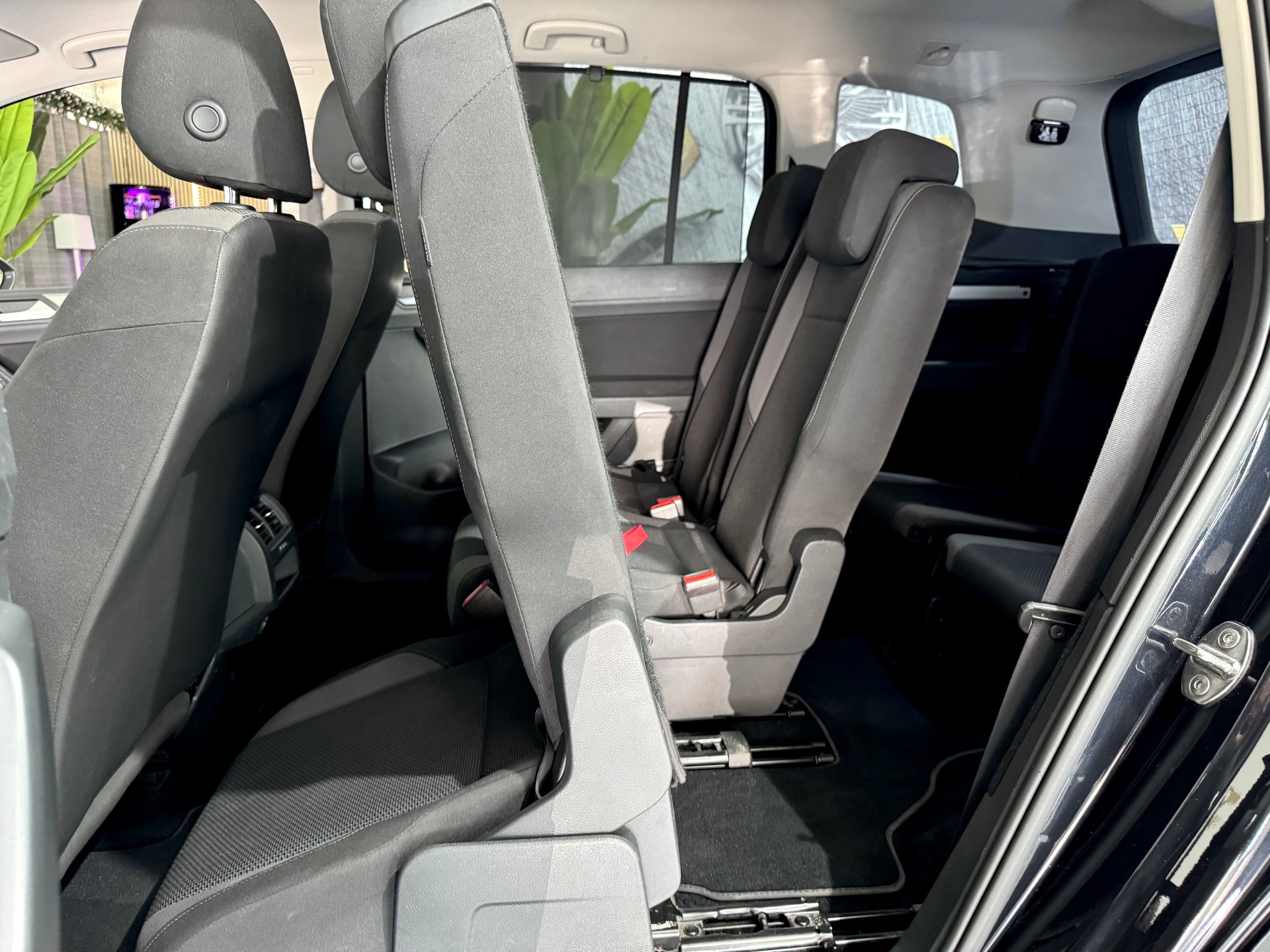 VW Touran 1.4 TSI BMT Comfortline DSG **7 Plätzer**-image-7