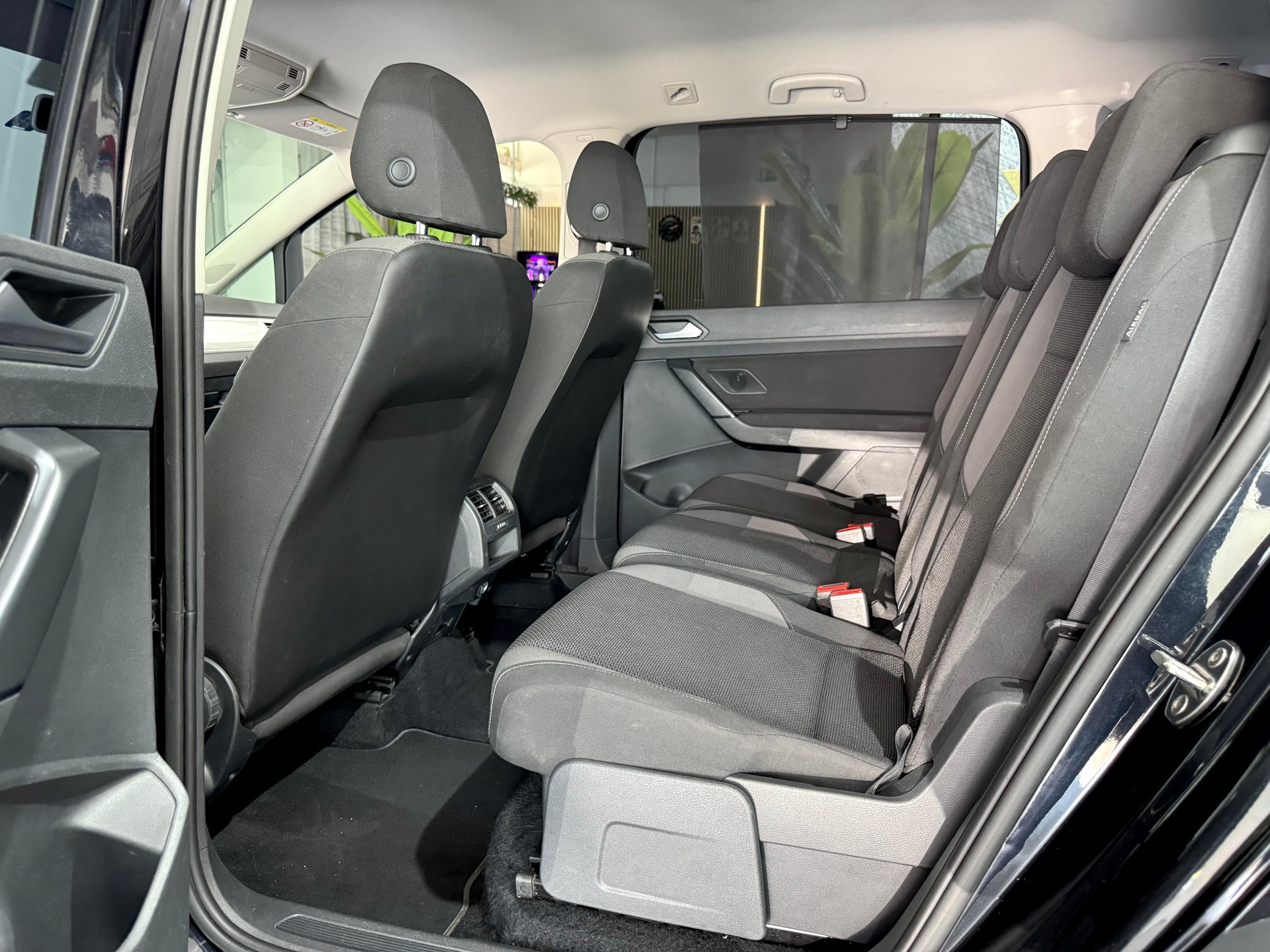 VW Touran 1.4 TSI BMT Comfortline DSG **7 Plätzer**-image-6