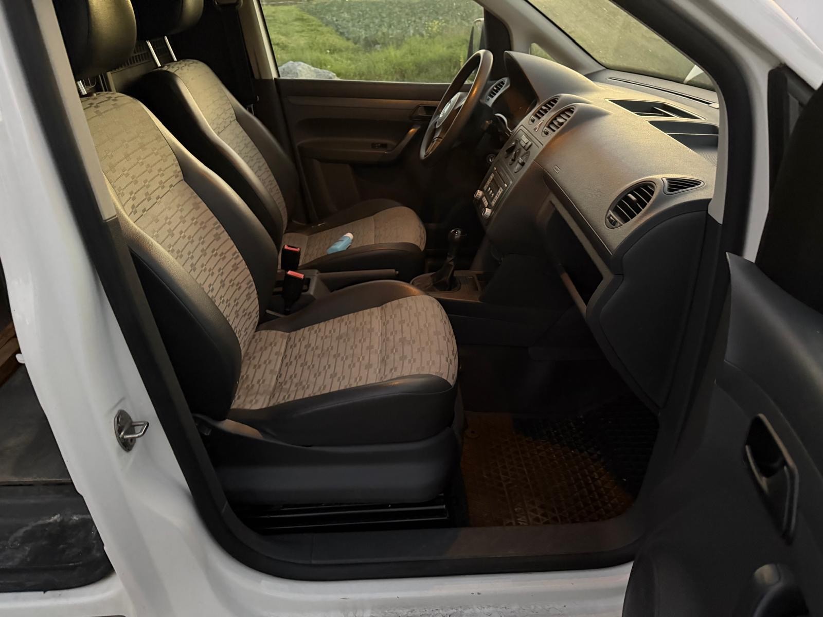 VW Caddy 1.6 TDI-image-9