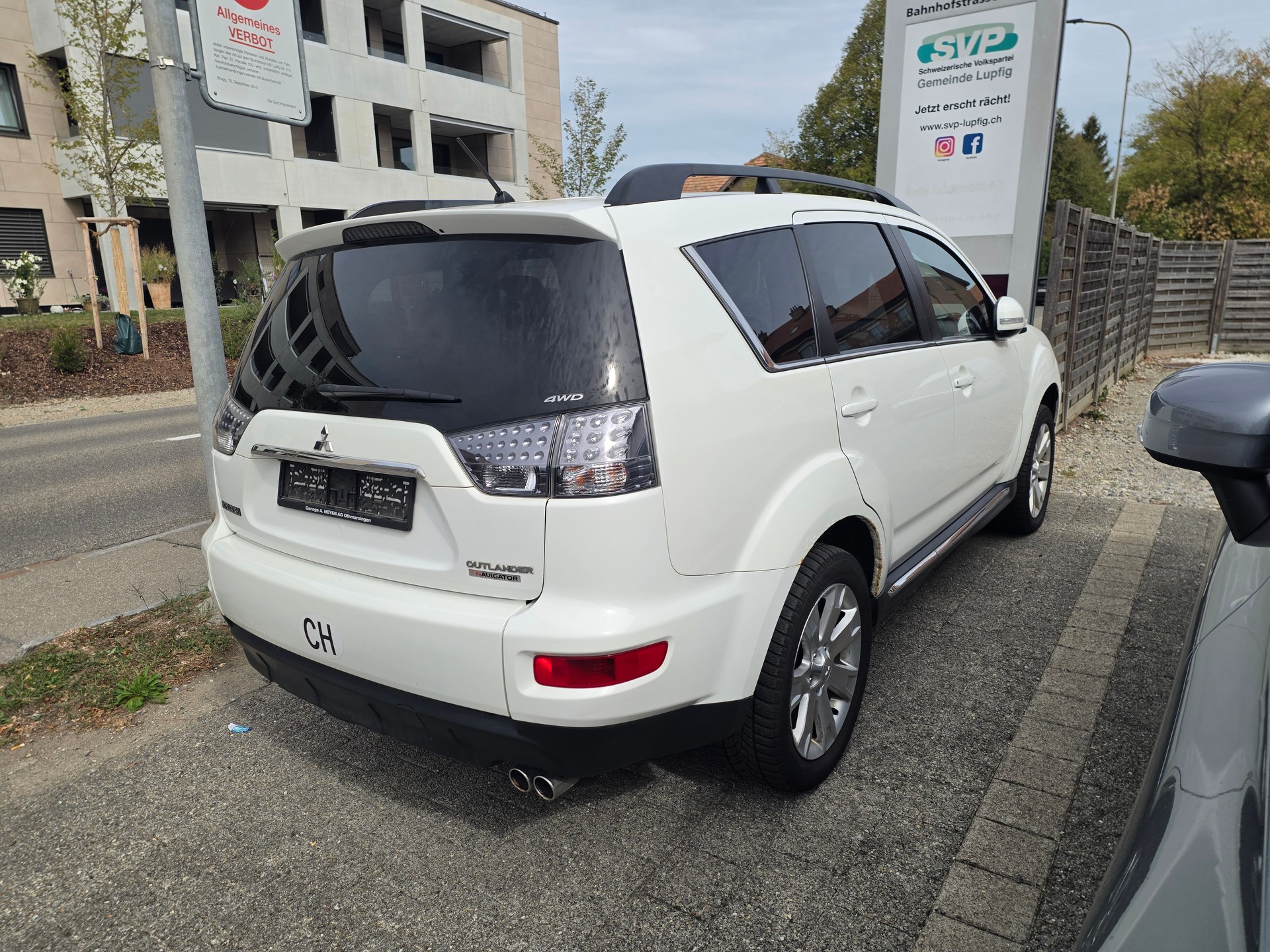 MITSUBISHI Outlander 2.2 DID Navigator 4WD TC-SST-image-2