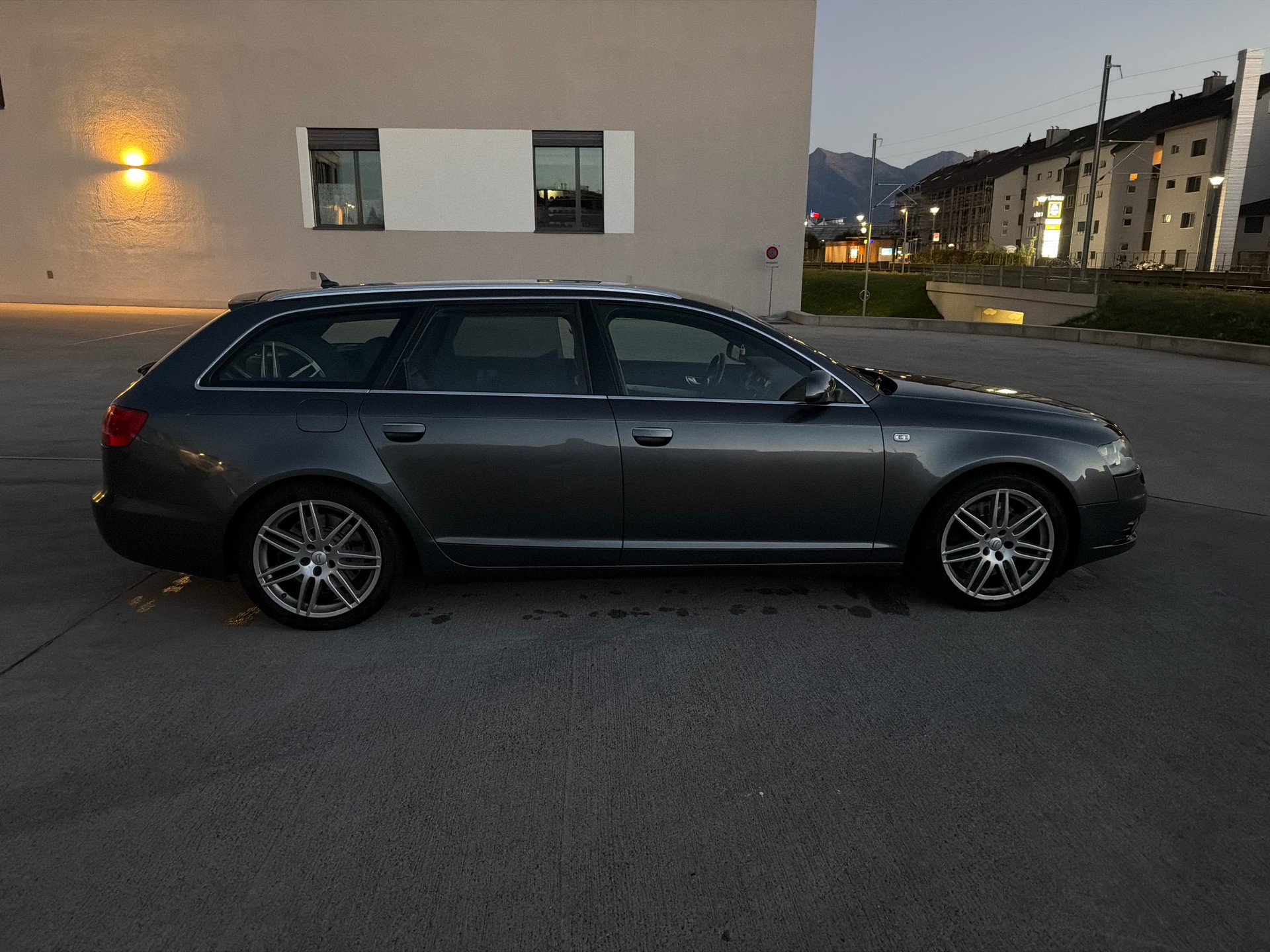 AUDI A6 Avant 3.0 V6 TDI quattro-image-5