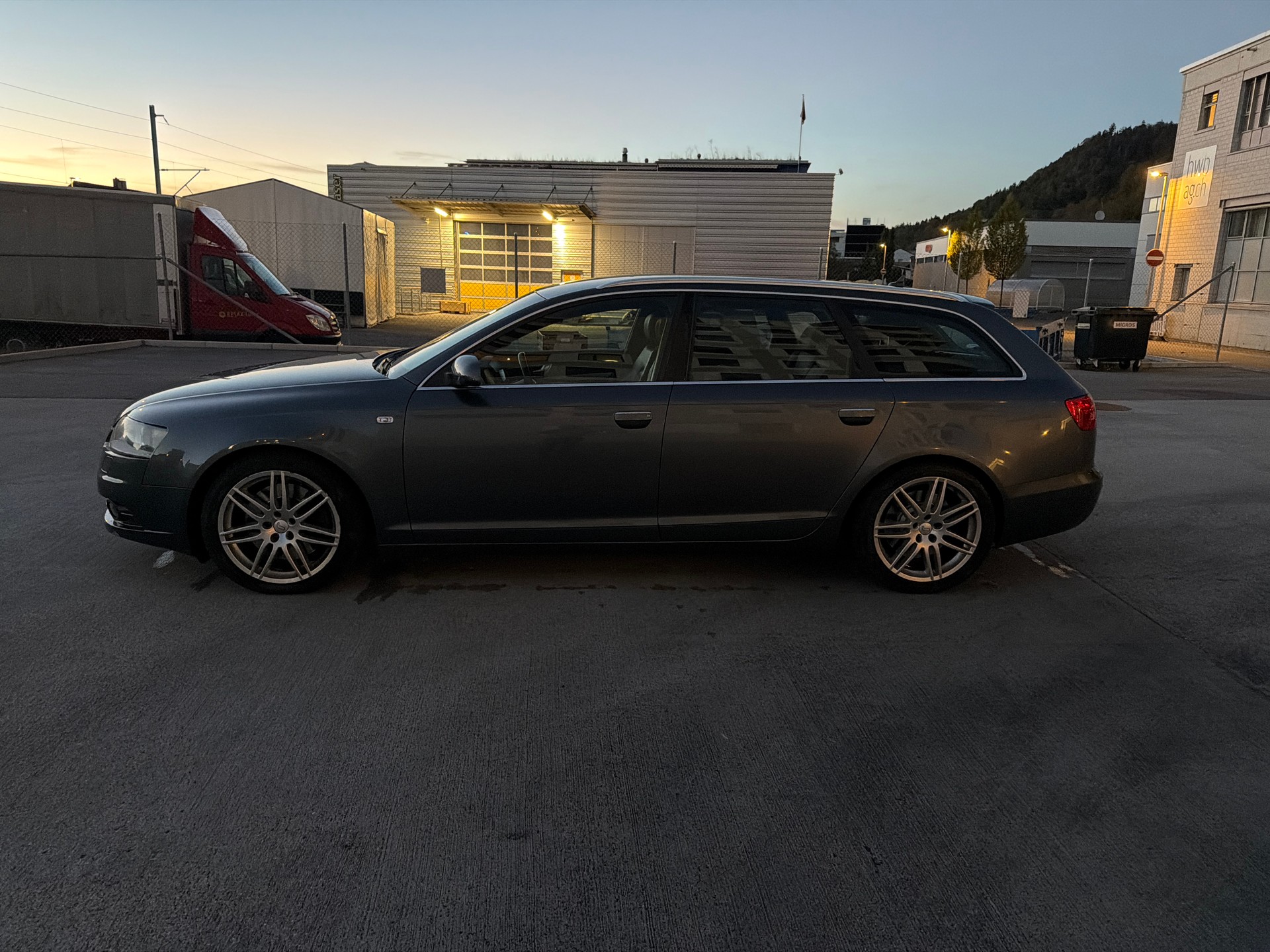 AUDI A6 Avant 3.0 V6 TDI quattro-image-1