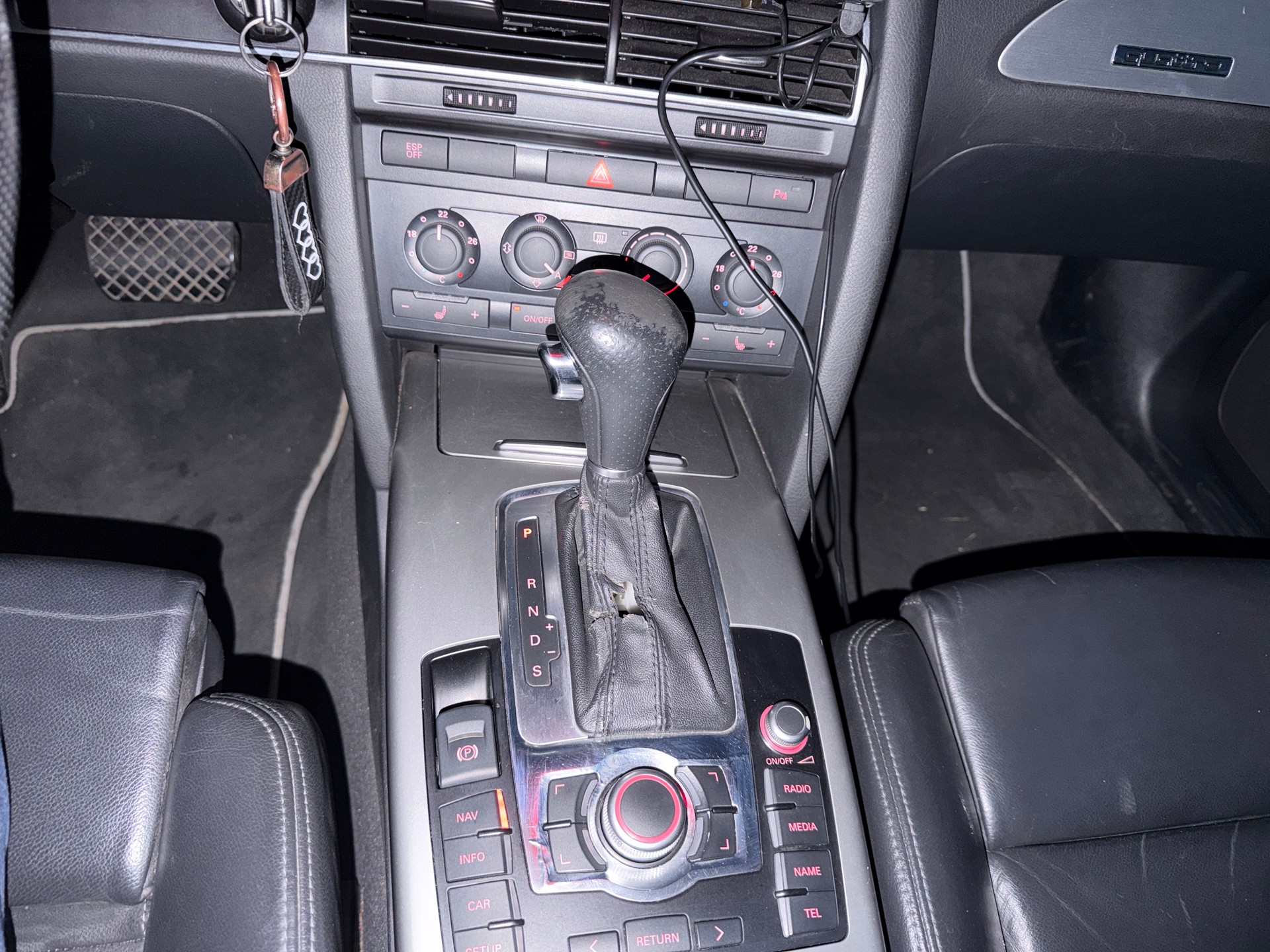 AUDI A6 Avant 3.0 V6 TDI quattro-image-11