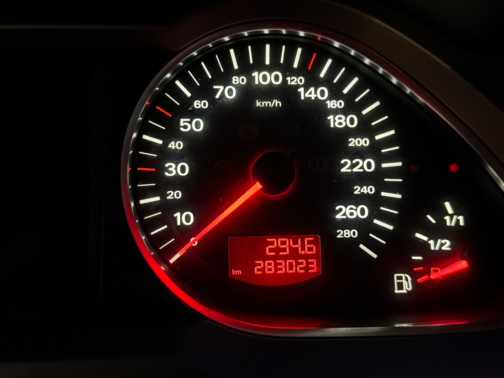 AUDI A6 Avant 3.0 V6 TDI quattro-image-13