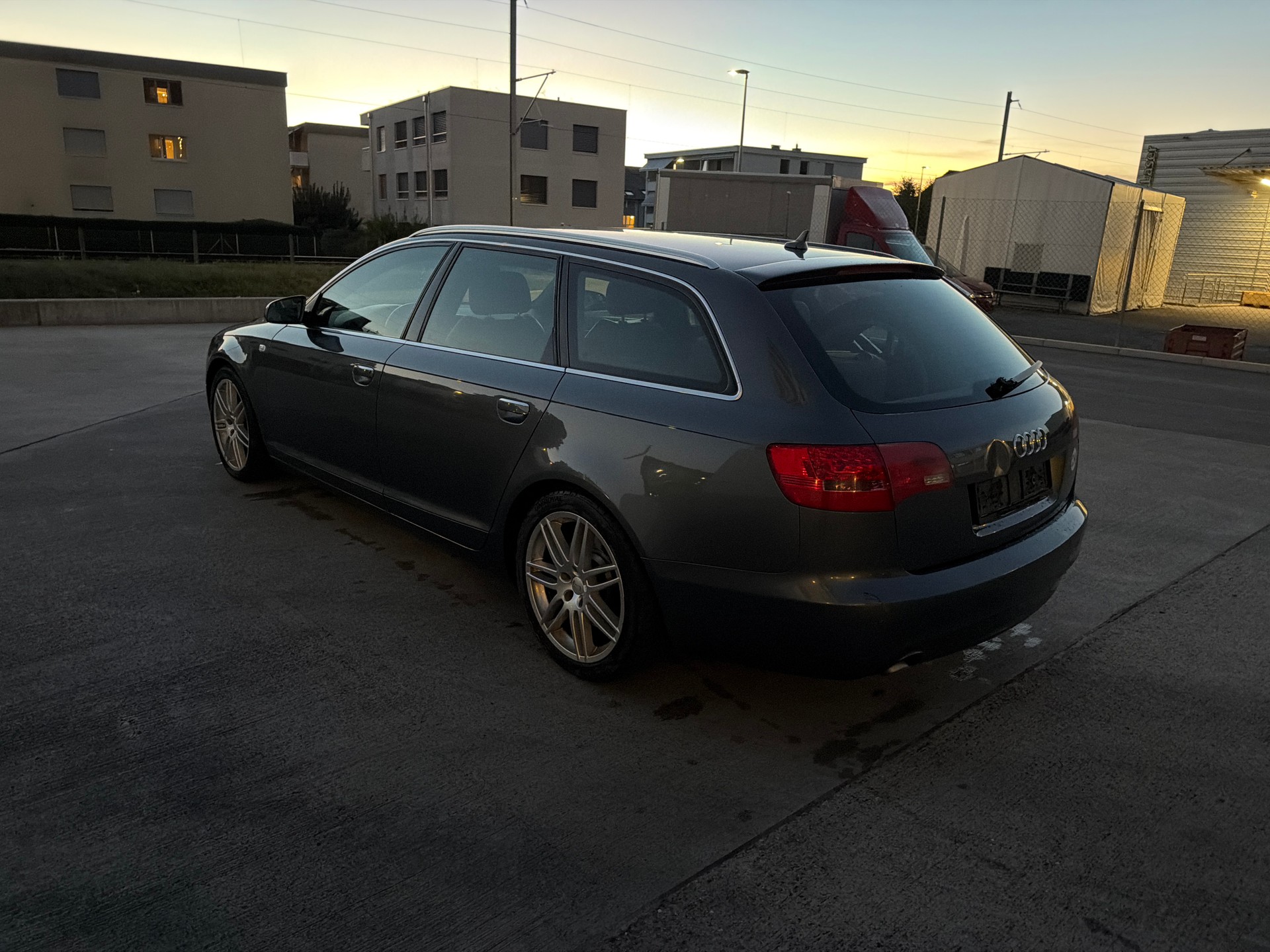 AUDI A6 Avant 3.0 V6 TDI quattro-image-2