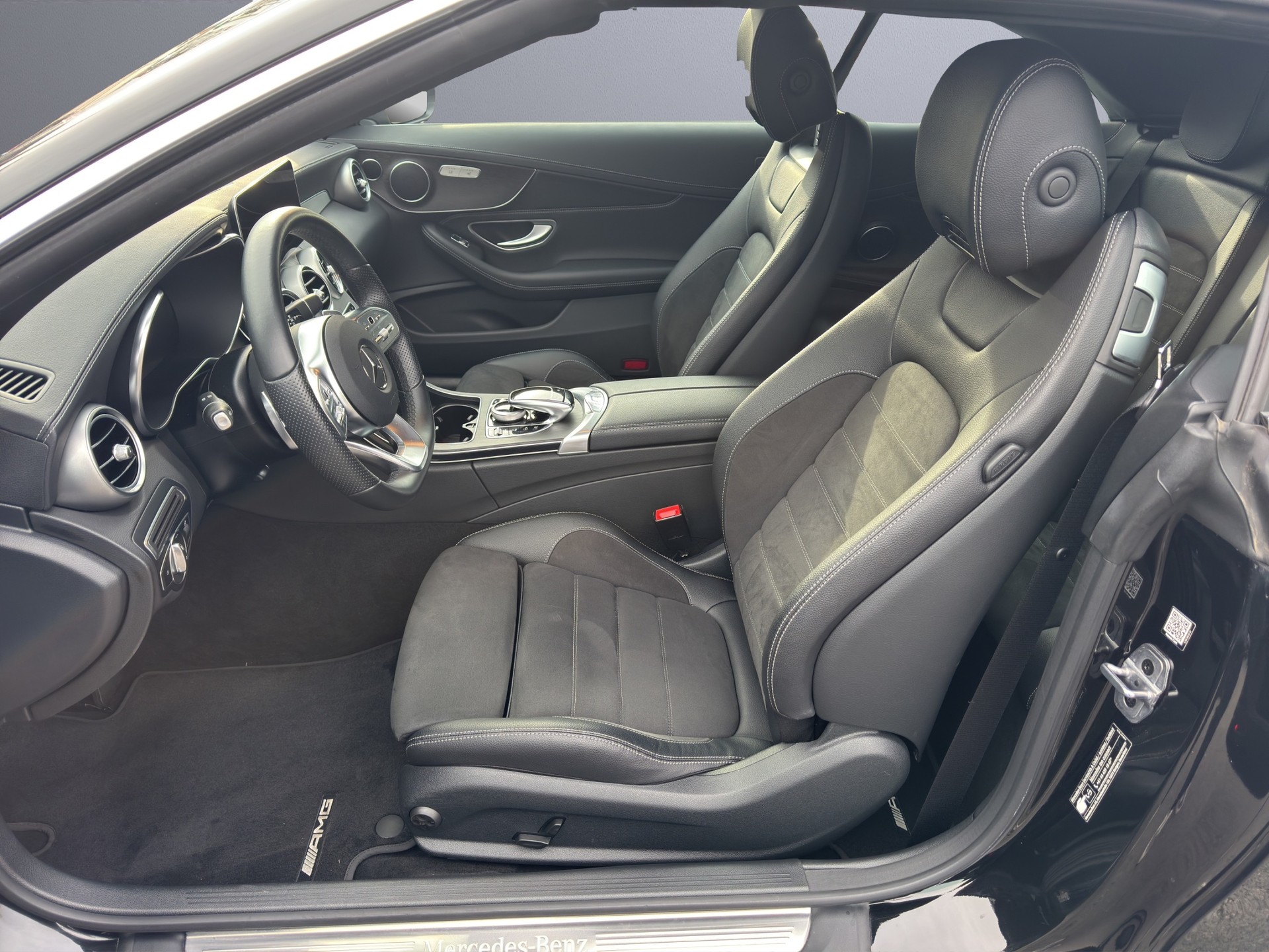 MERCEDES-BENZ C 200 AMG Line Cabriolet 4Matic 9G-Tronic-image-10