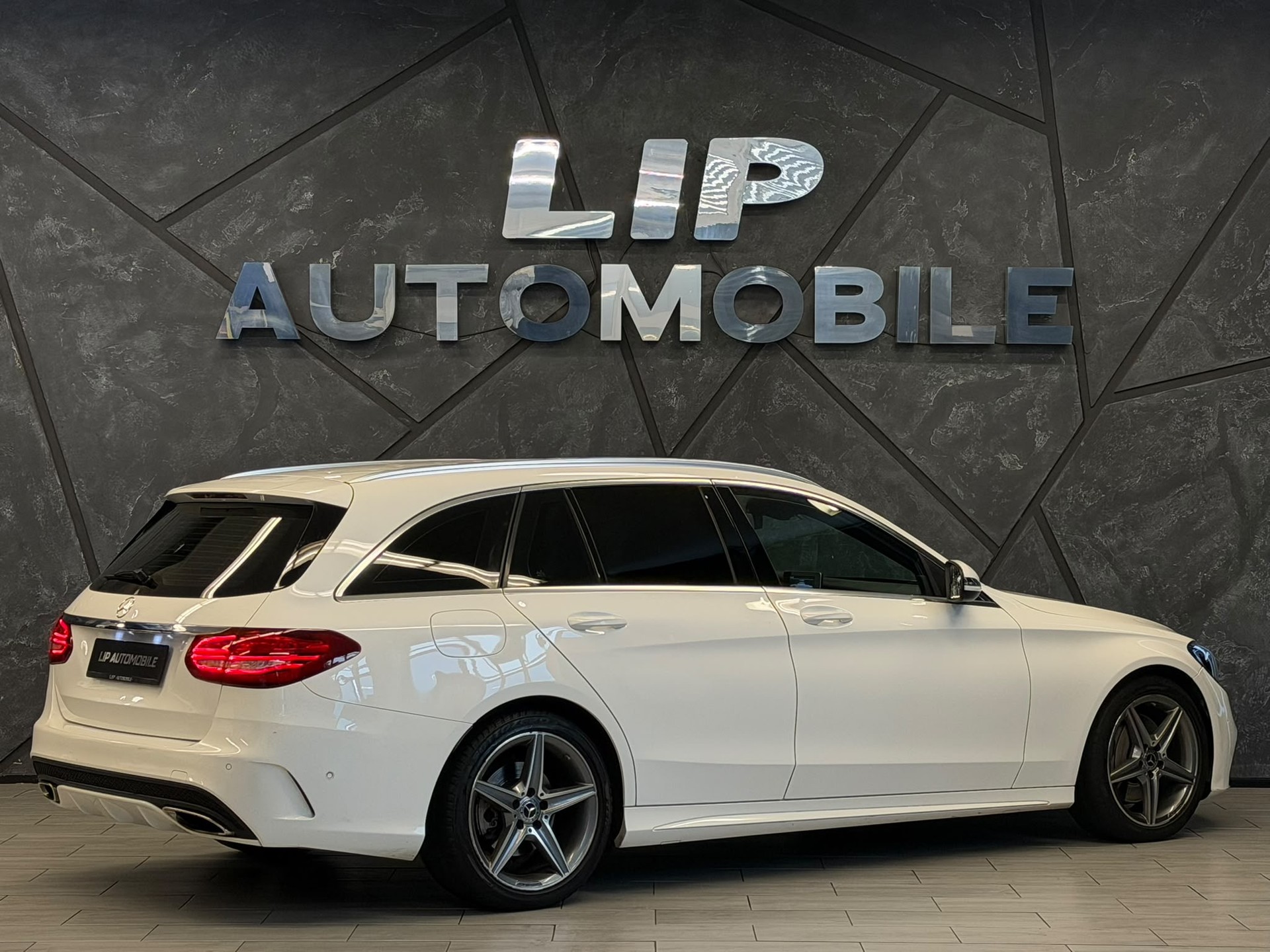 MERCEDES-BENZ C 300 AMG Line 9G-Tronic-image-5