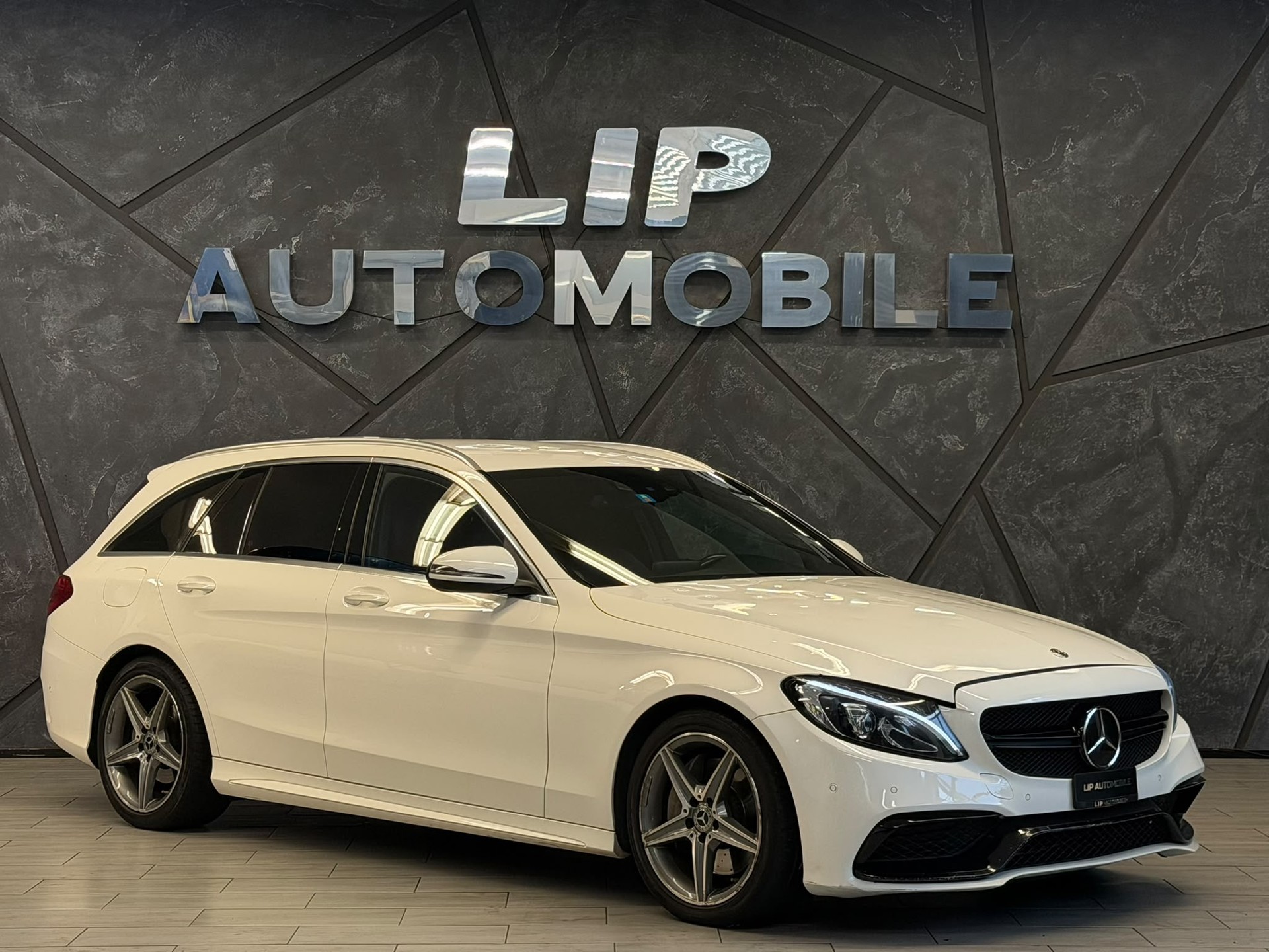 MERCEDES-BENZ C 300 AMG Line 9G-Tronic-image-2