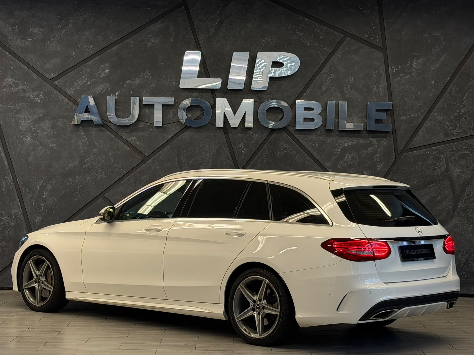 MERCEDES-BENZ C 300 AMG Line 9G-Tronic-image-7