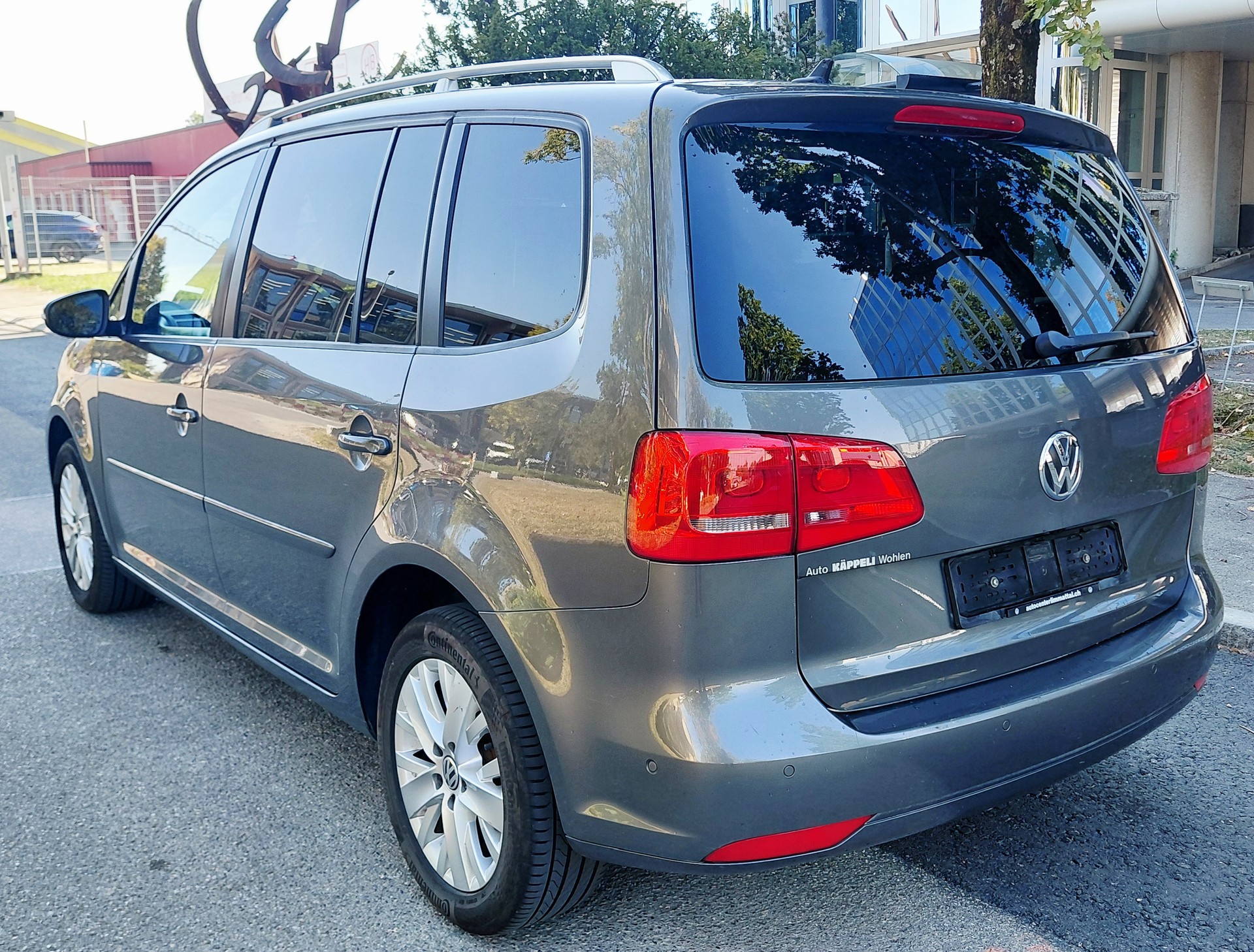 VW Touran 1.4 TSI Design DSG 7 Plätze-image-6