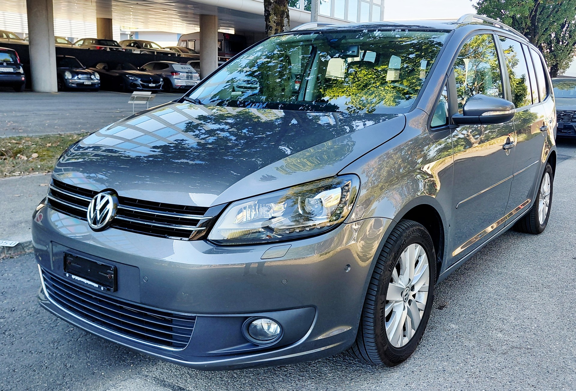 VW Touran 1.4 TSI Design DSG 7 Plätze-image-0