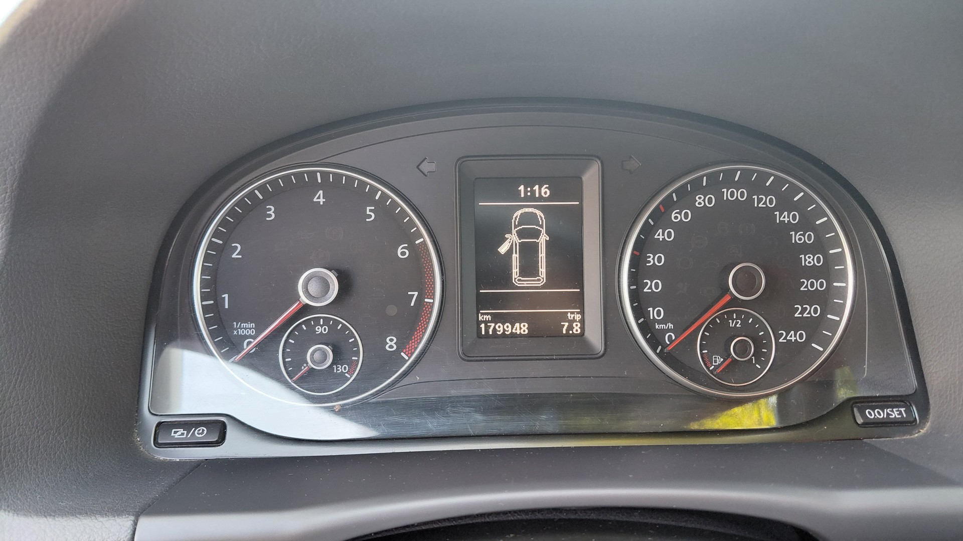 VW Touran 1.4 TSI Design DSG 7 Plätze-image-13