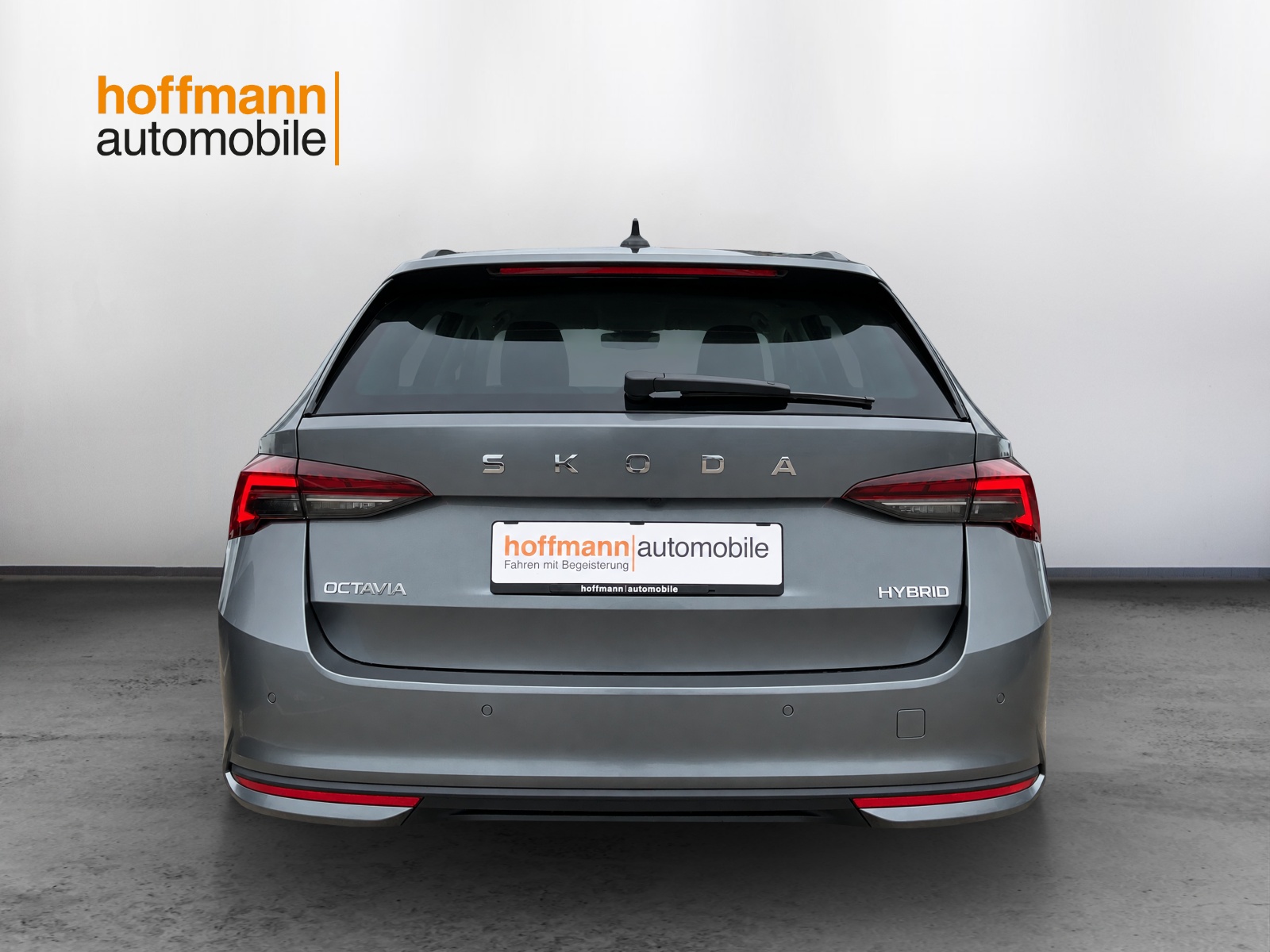 SKODA Octavia Combi 1.5 TSI mHEV DSG Sport Line-image-4