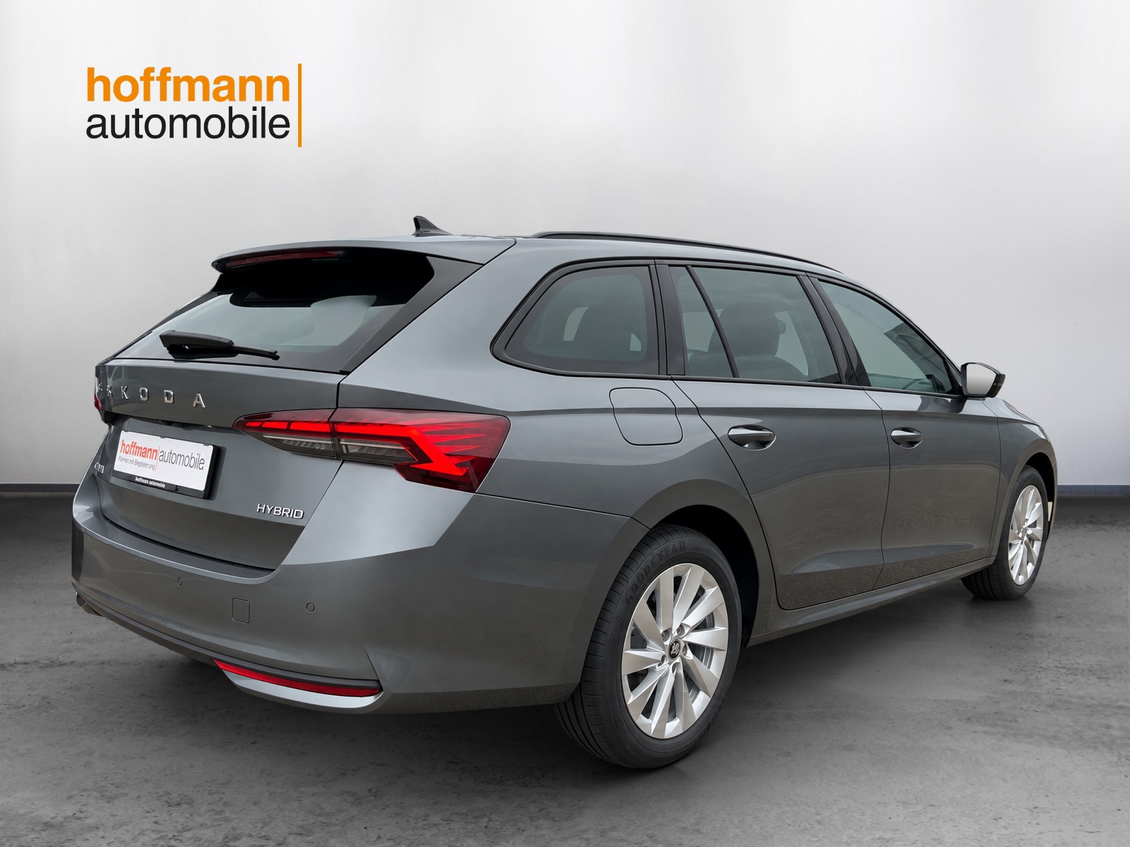 SKODA Octavia Combi 1.5 TSI mHEV DSG Sport Line-image-3