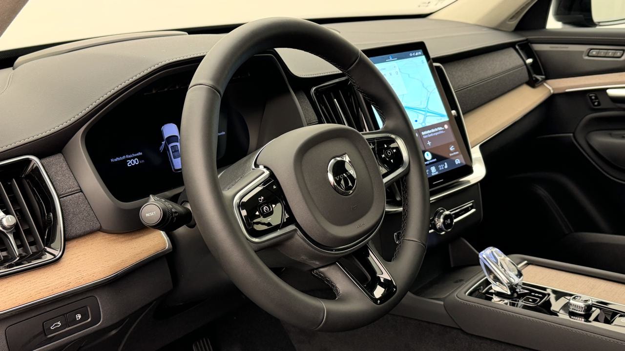 VOLVO XC90 T8 AWD PluginHybrid Ultra Dark Geartronic-image-6