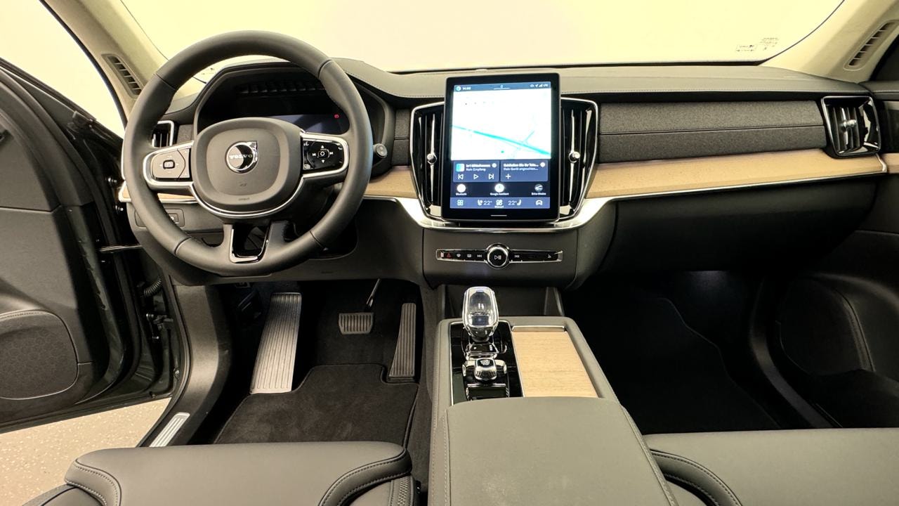 VOLVO XC90 T8 AWD PluginHybrid Ultra Dark Geartronic-image-5