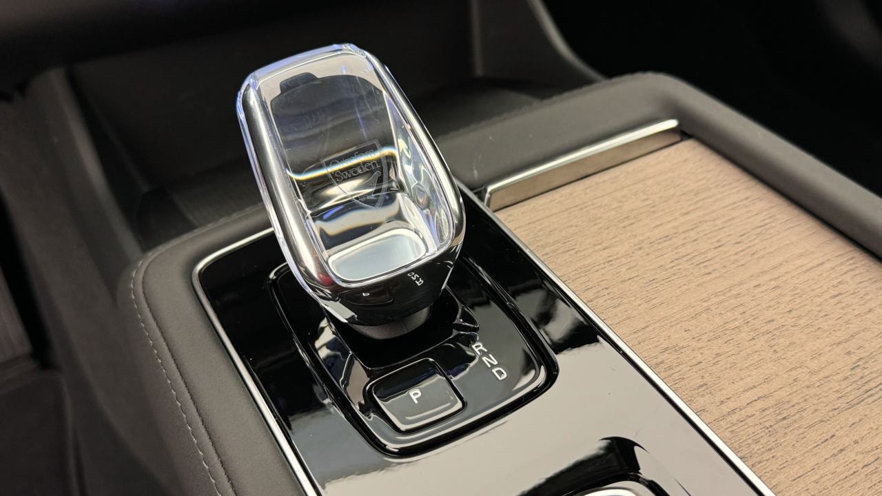 VOLVO XC90 T8 AWD PluginHybrid Ultra Dark Geartronic-image-10