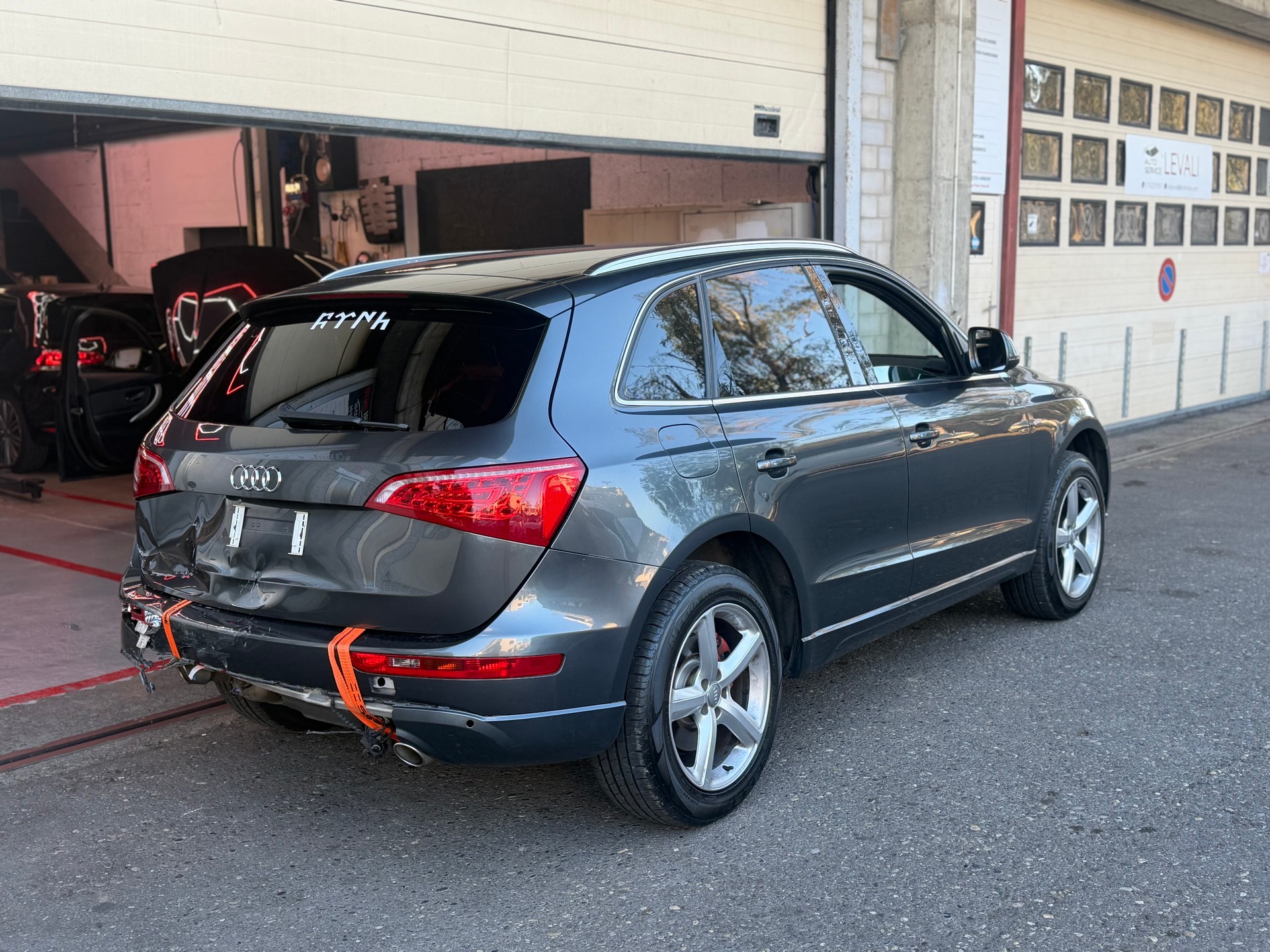 AUDI Q5 3.0 TDI quattro S-tronic-image-4