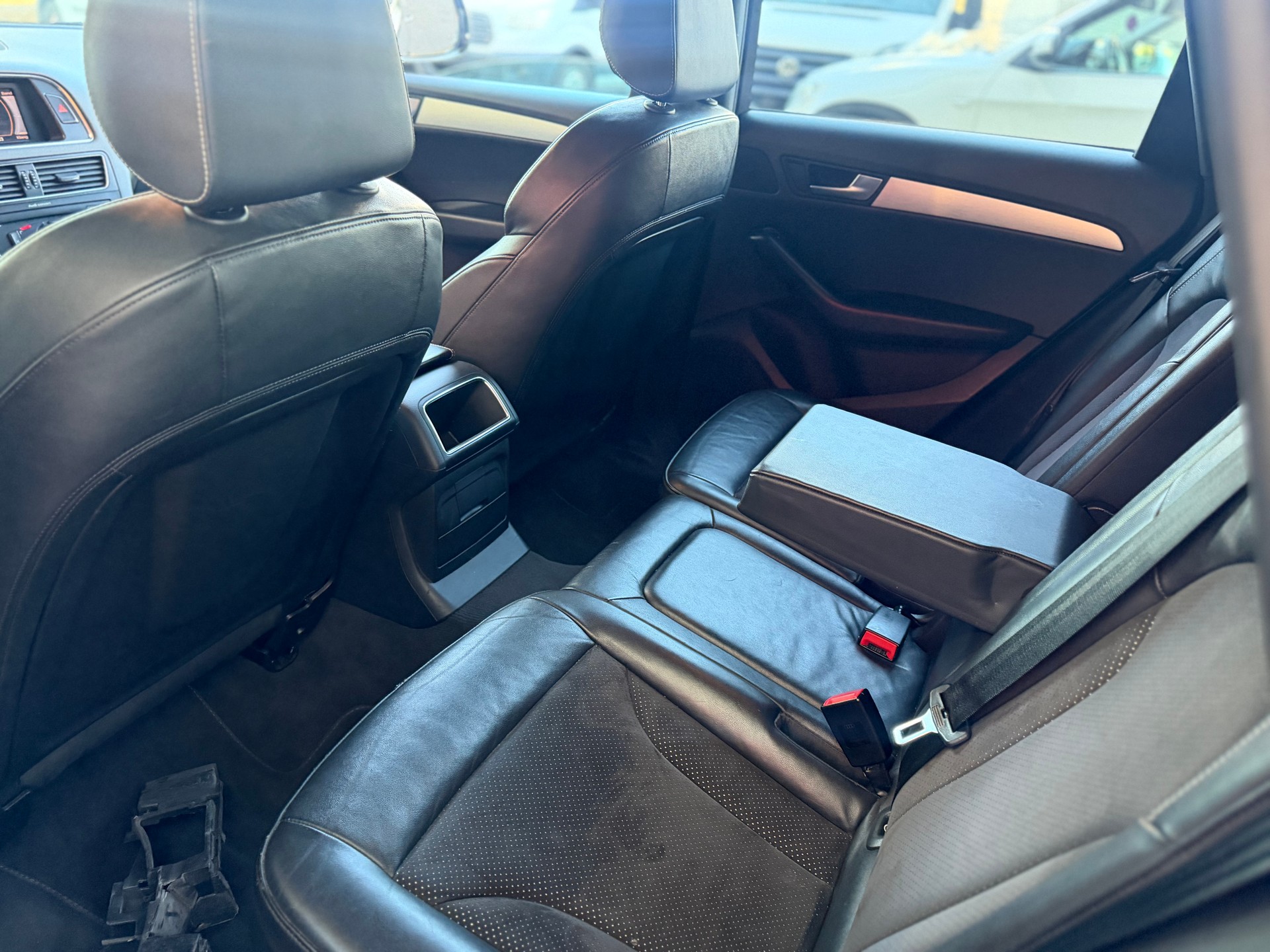 AUDI Q5 3.0 TDI quattro S-tronic-image-6