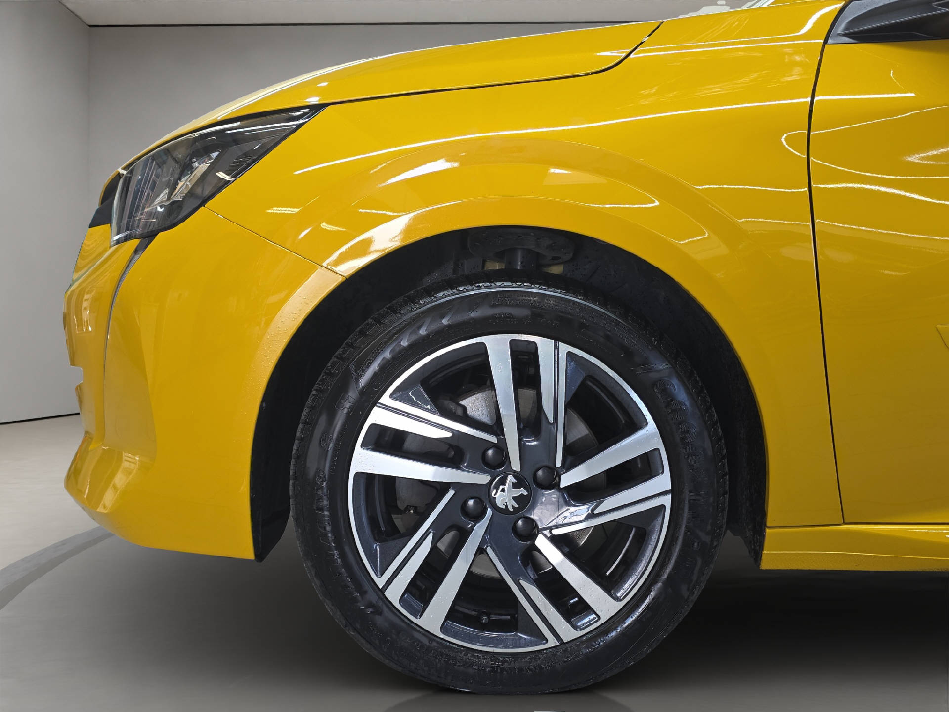 PEUGEOT 208 1.2 PureTech 100 Allure Pack-image-11