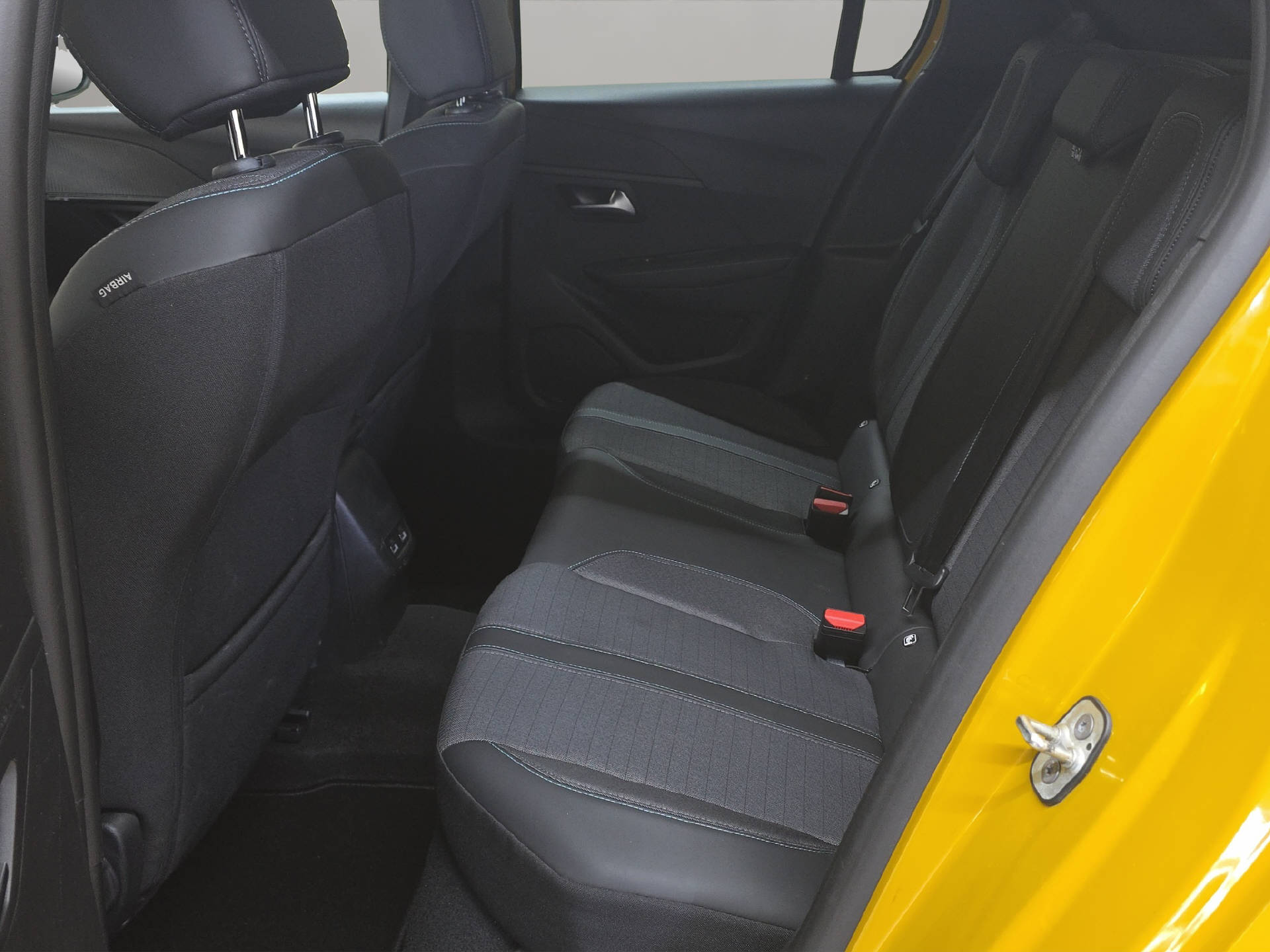 PEUGEOT 208 1.2 PureTech 100 Allure Pack-image-8