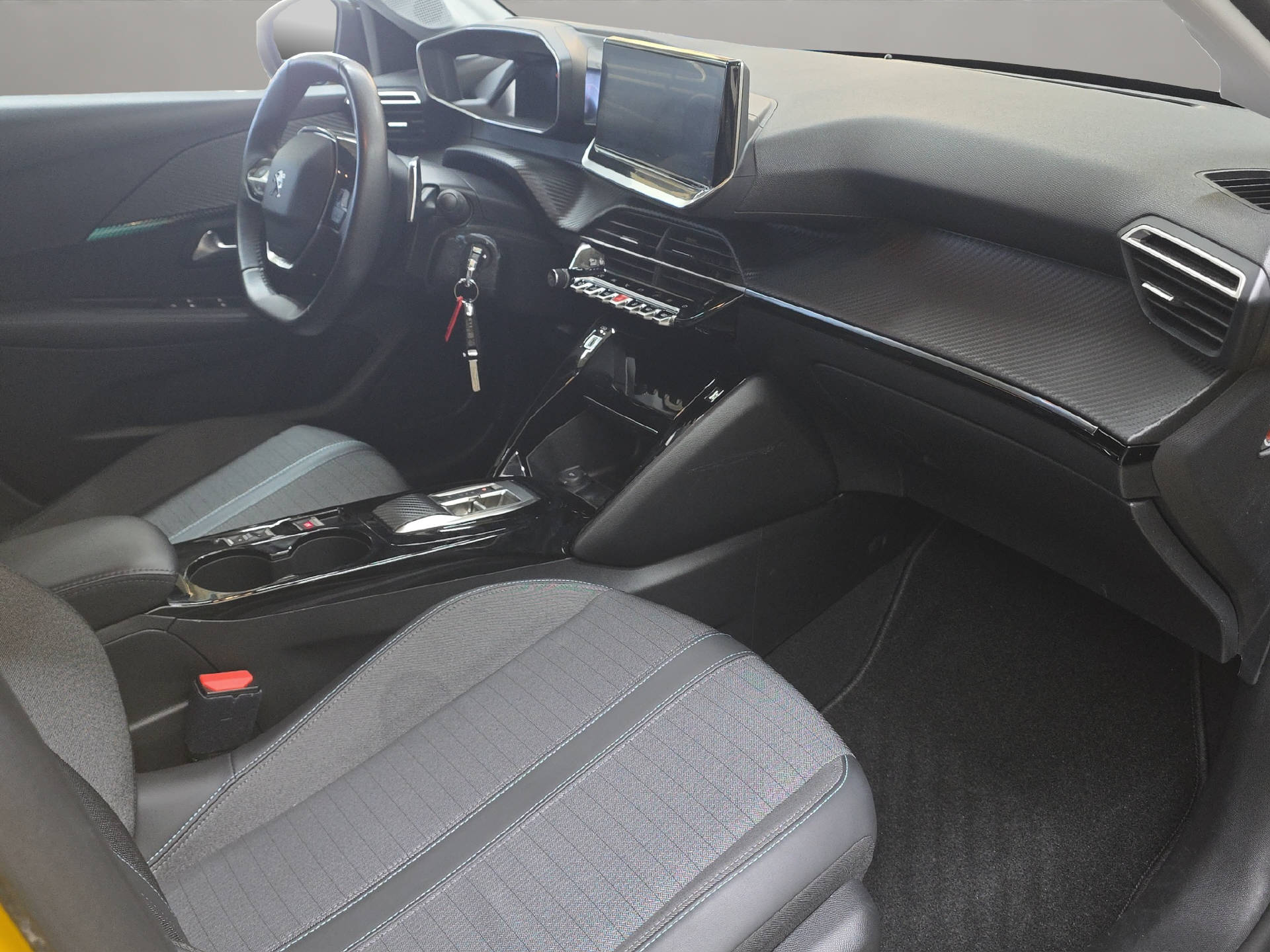 PEUGEOT 208 1.2 PureTech 100 Allure Pack-image-9