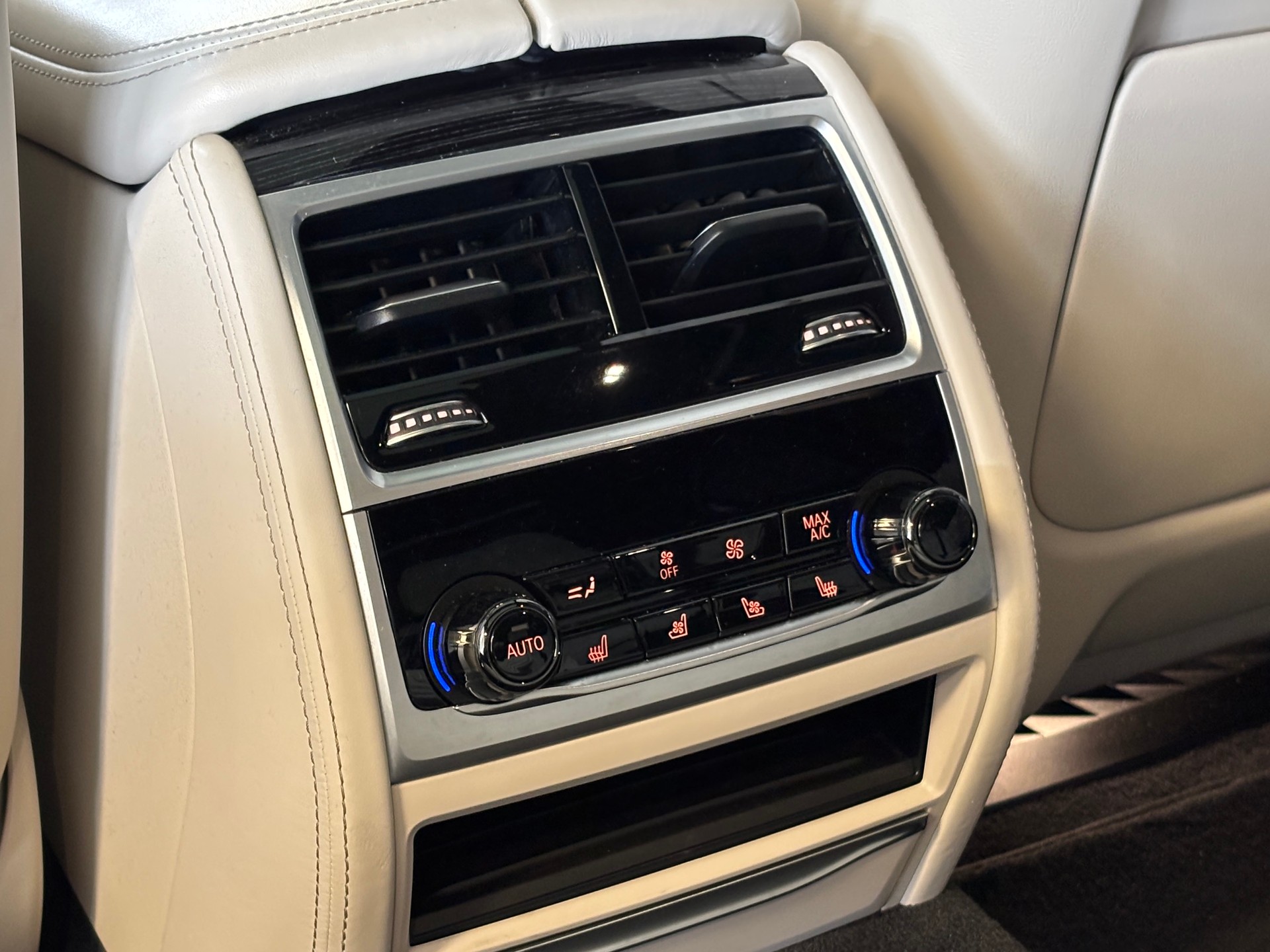 BMW 730Ld xDrive 48V M Sport Steptronic-image-11