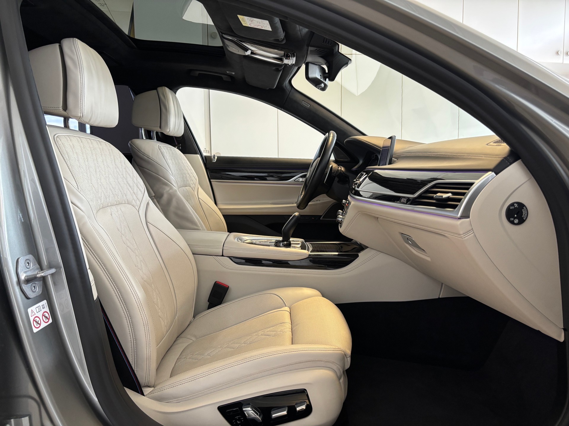 BMW 730Ld xDrive 48V M Sport Steptronic-image-8