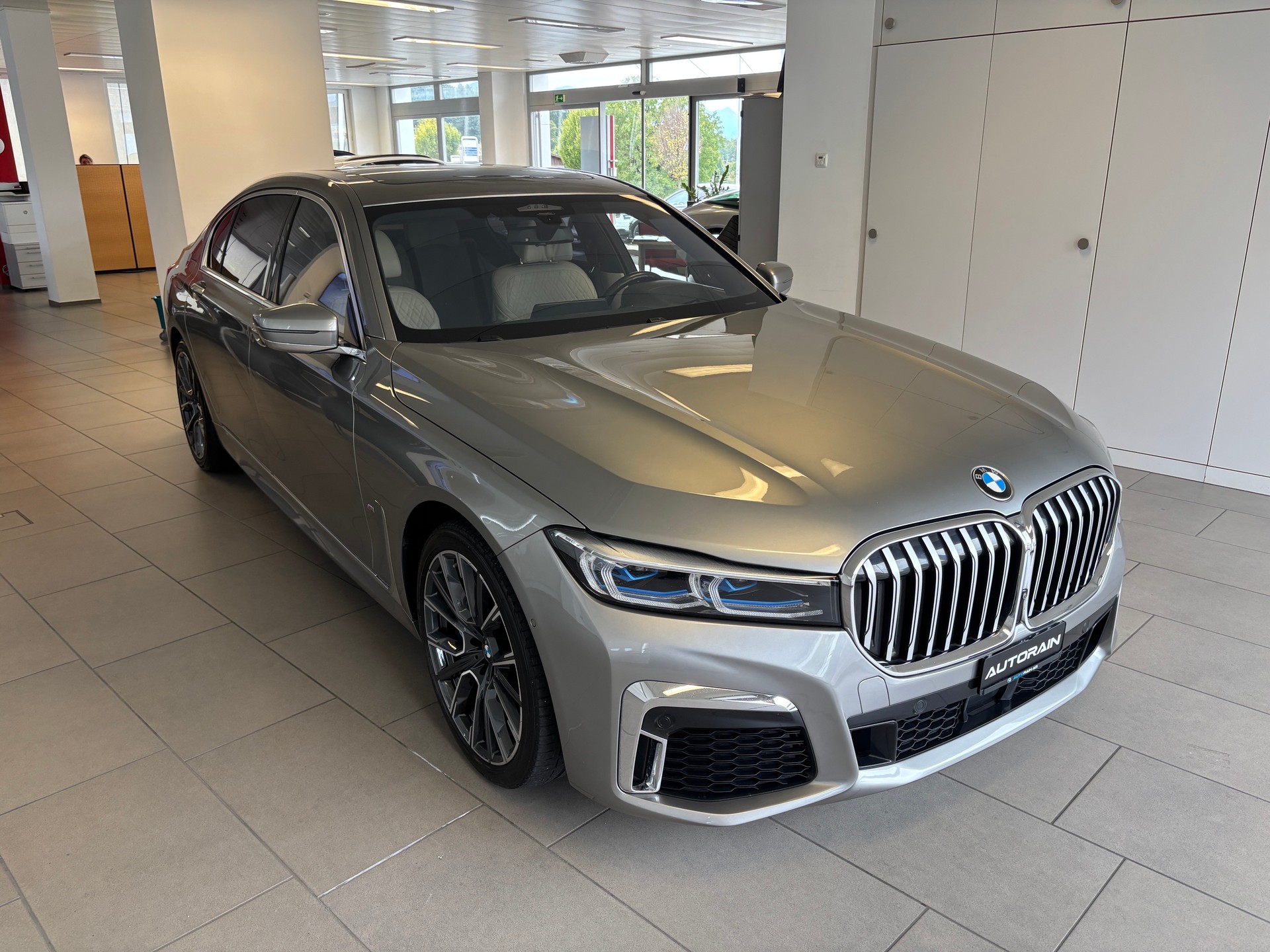 BMW 730Ld xDrive 48V M Sport Steptronic-image-1