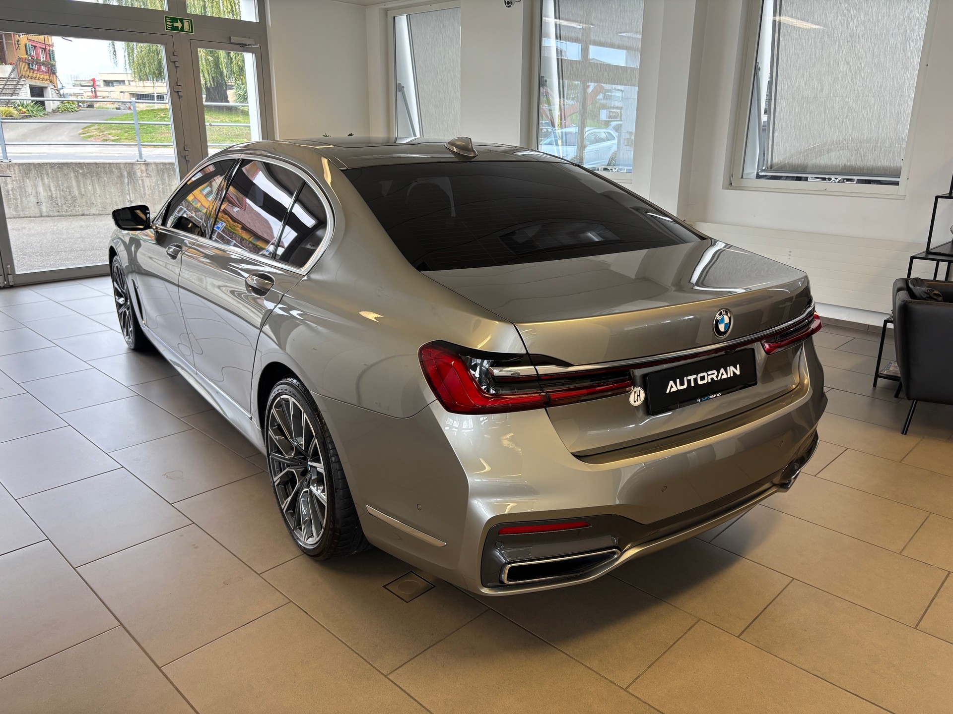 BMW 730Ld xDrive 48V M Sport Steptronic-image-3