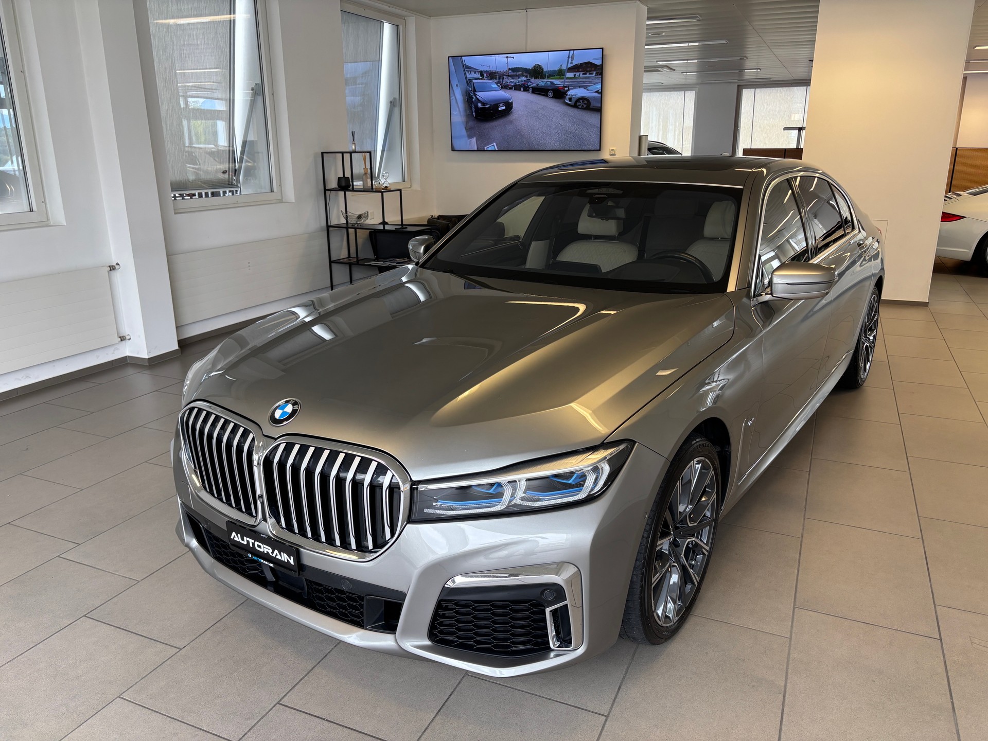 BMW 730Ld xDrive 48V M Sport Steptronic-image-0