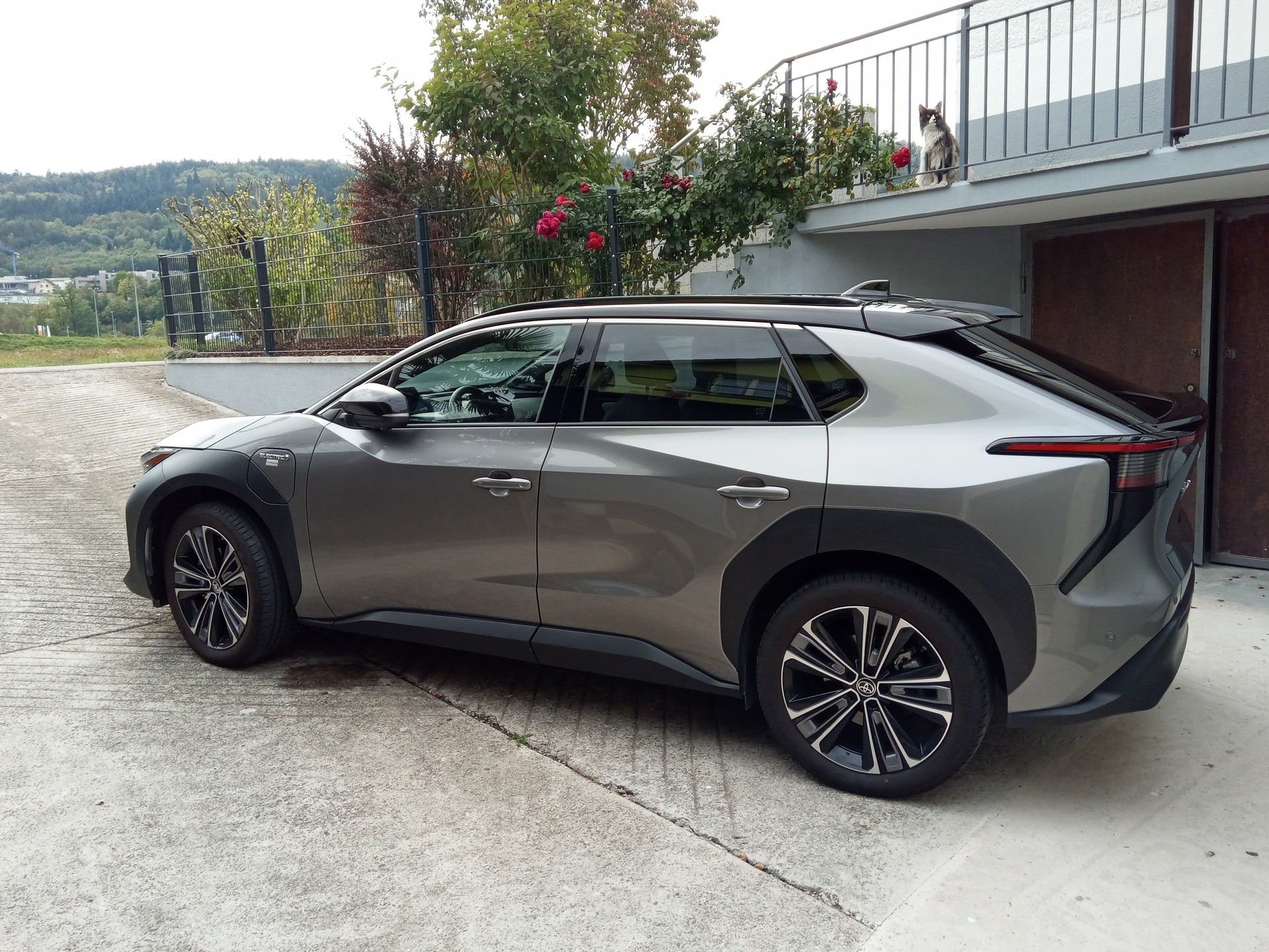 TOYOTA 6.6 kw OBC Premium AWD-image-1