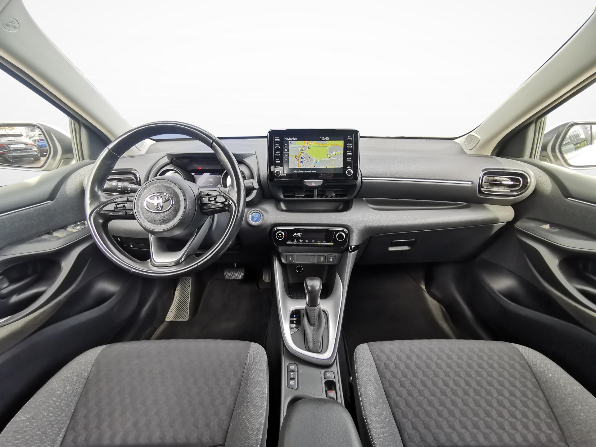 TOYOTA Yaris 1.5 VVT-i HSD Trend-image-3