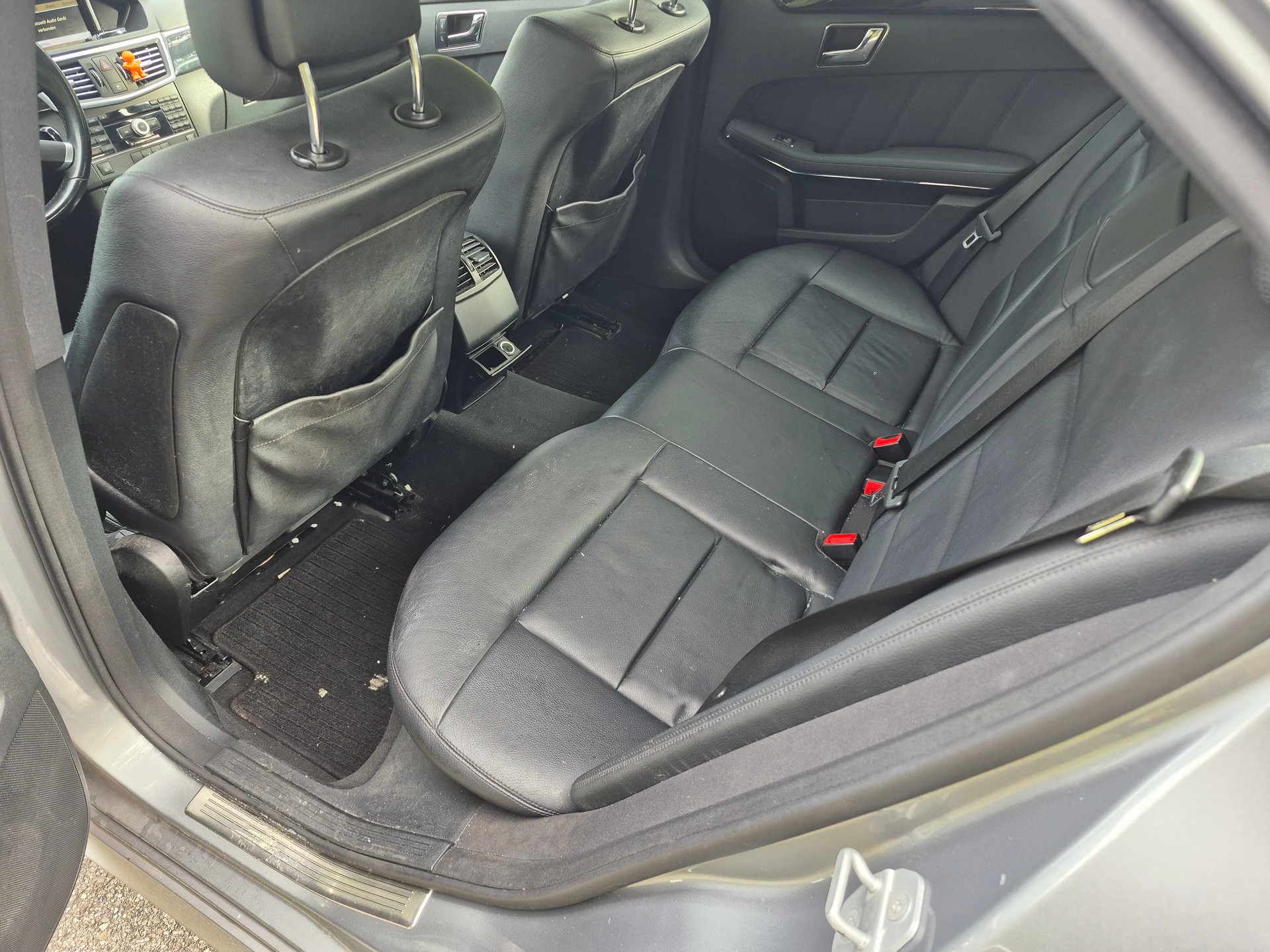 MERCEDES-BENZ E 220 CDI BlueEfficiency Avantgarde Automatic-image-7