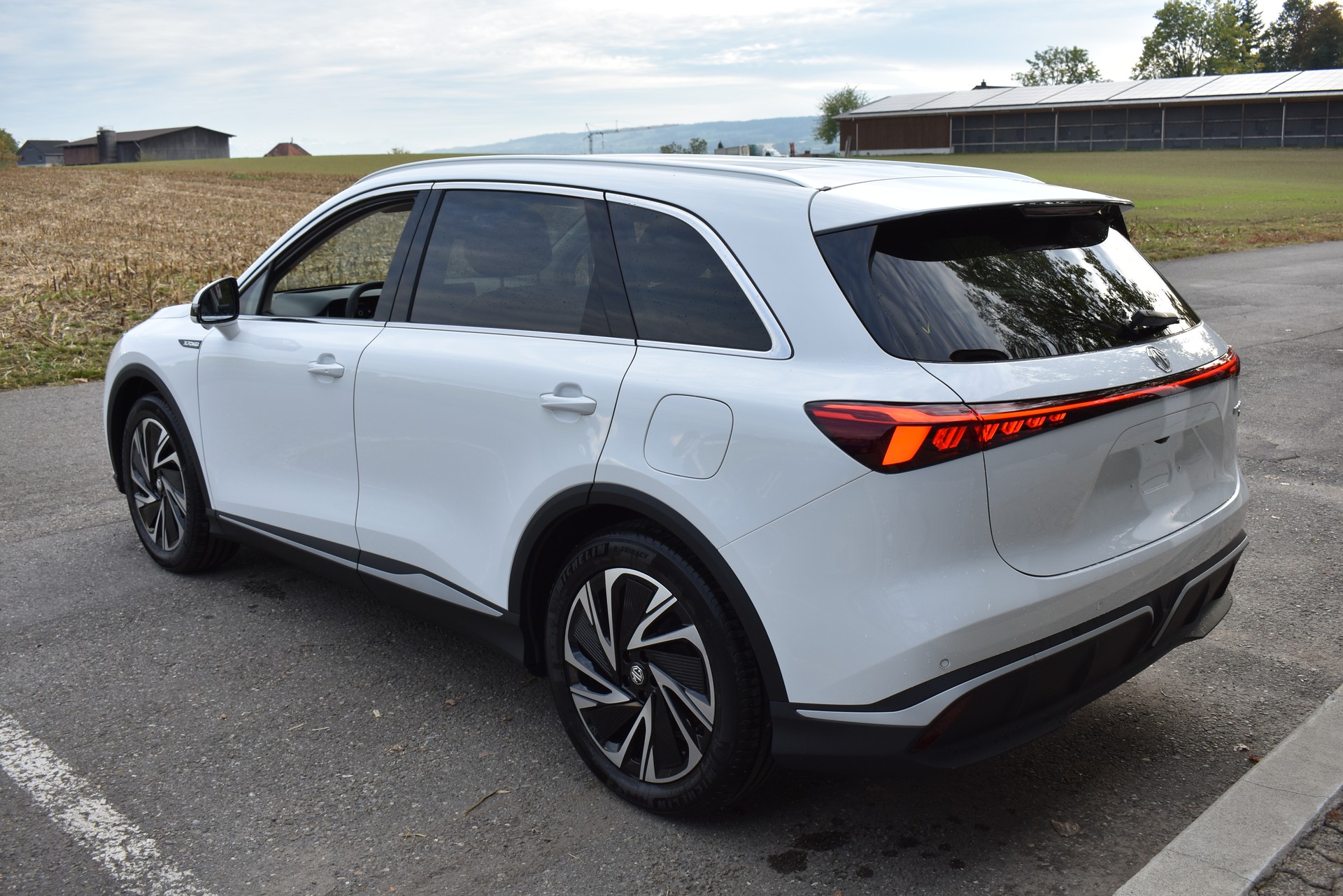 MG S6 EV 77kWh Luxury AWD-image-5