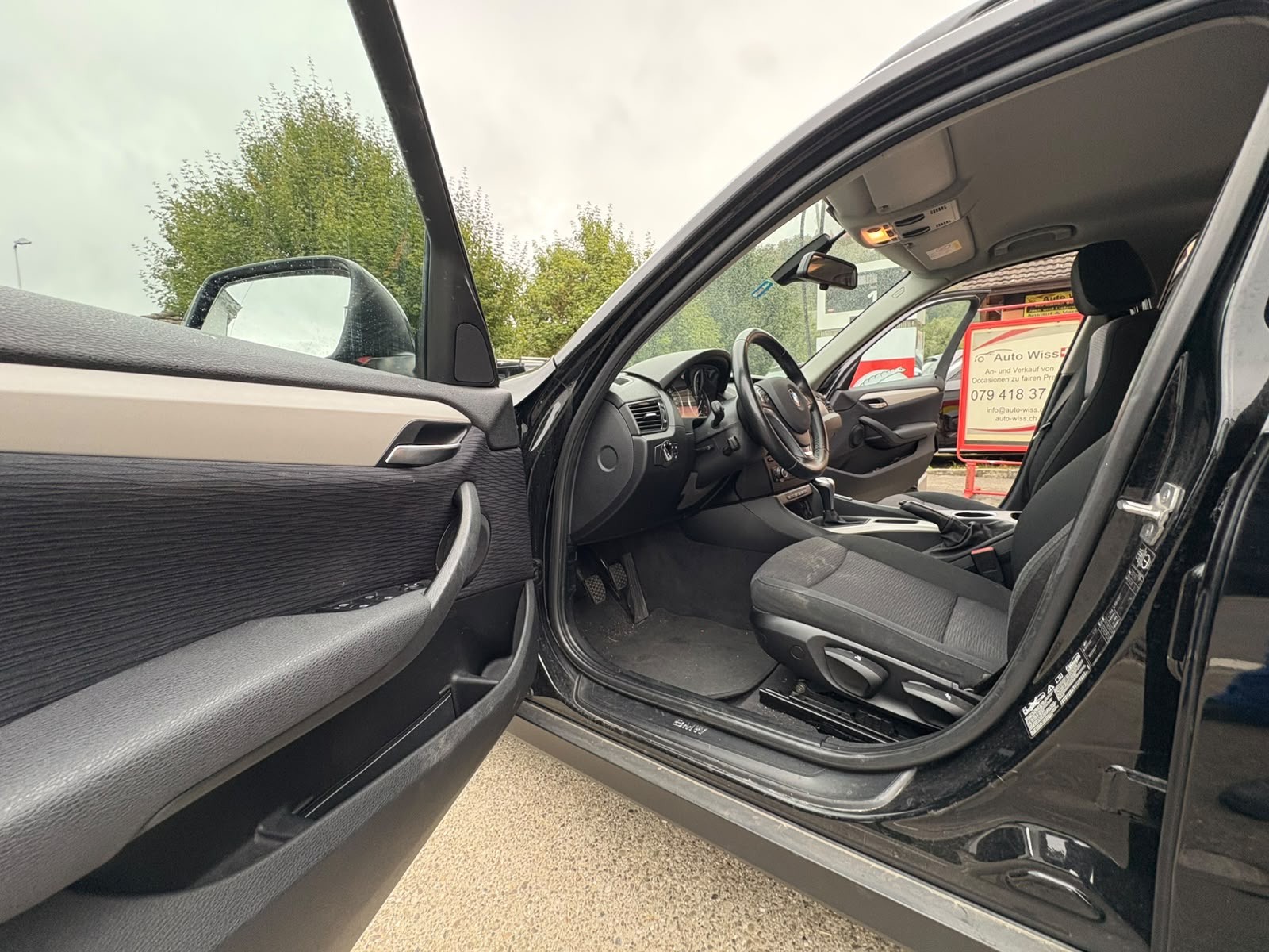 BMW X1 xDrive 18d-image-10