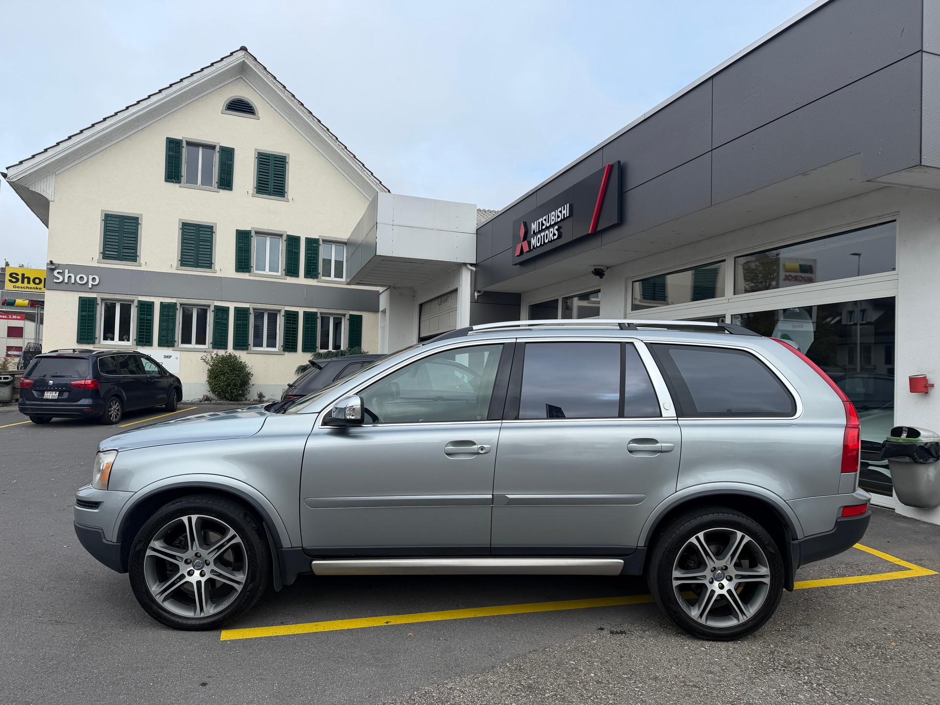 VOLVO XC90 D5 AWD Executive Geartronic-image-2