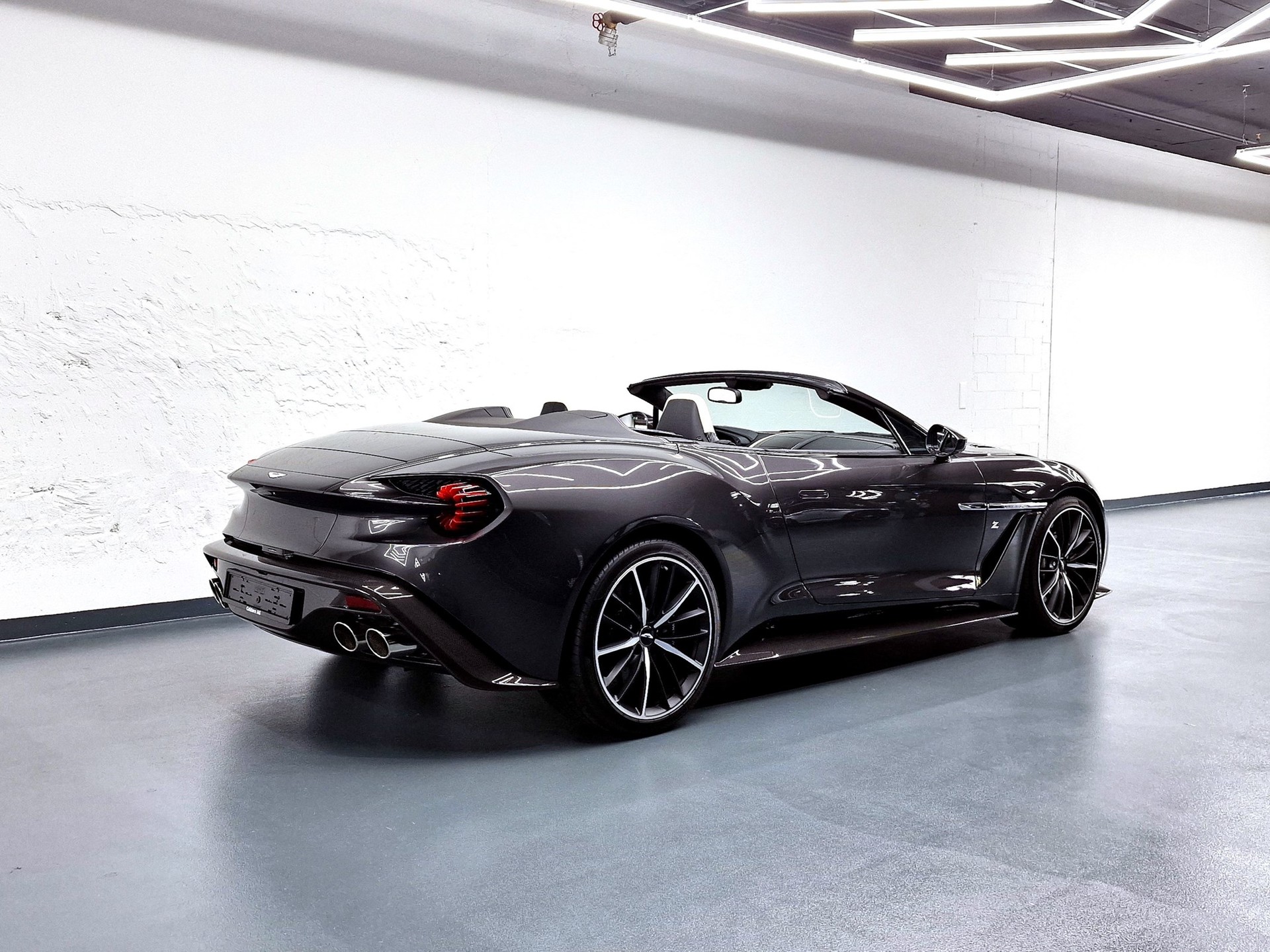 ASTON MARTIN Vanquish S Volante 6.0 V12 ZAGATO-showroom-element-2
