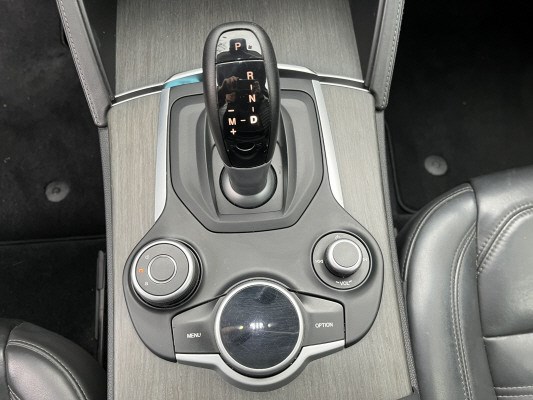 ALFA ROMEO Stelvio 2.2JTDM Execu. Q4-image-12