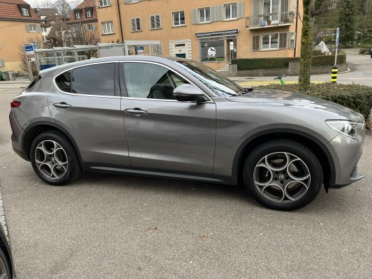 ALFA ROMEO Stelvio 2.2JTDM Execu. Q4-showroom-element-3