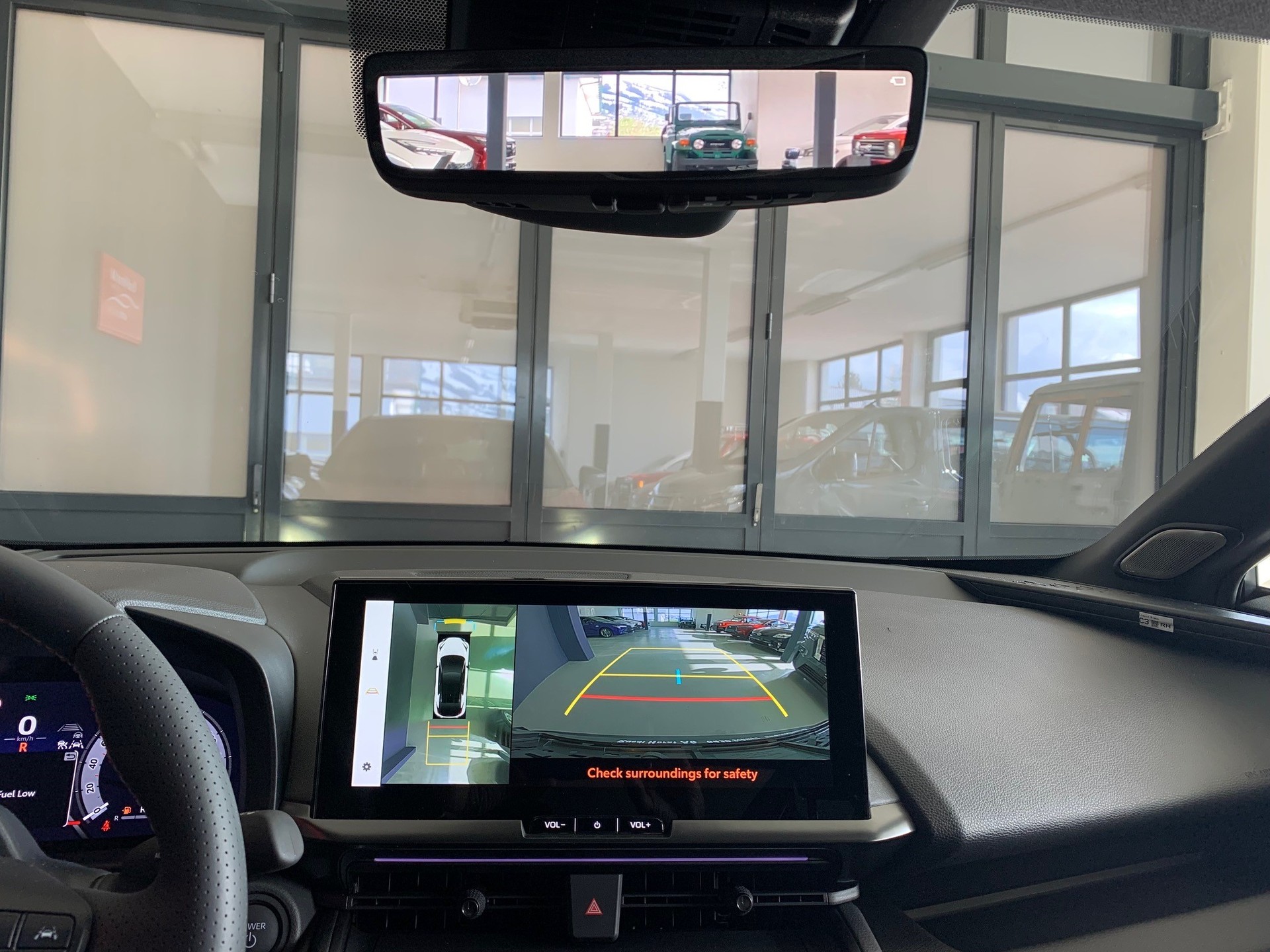 TOYOTA C-HR 2.0 PHEV GR Sport Premiere-image-11