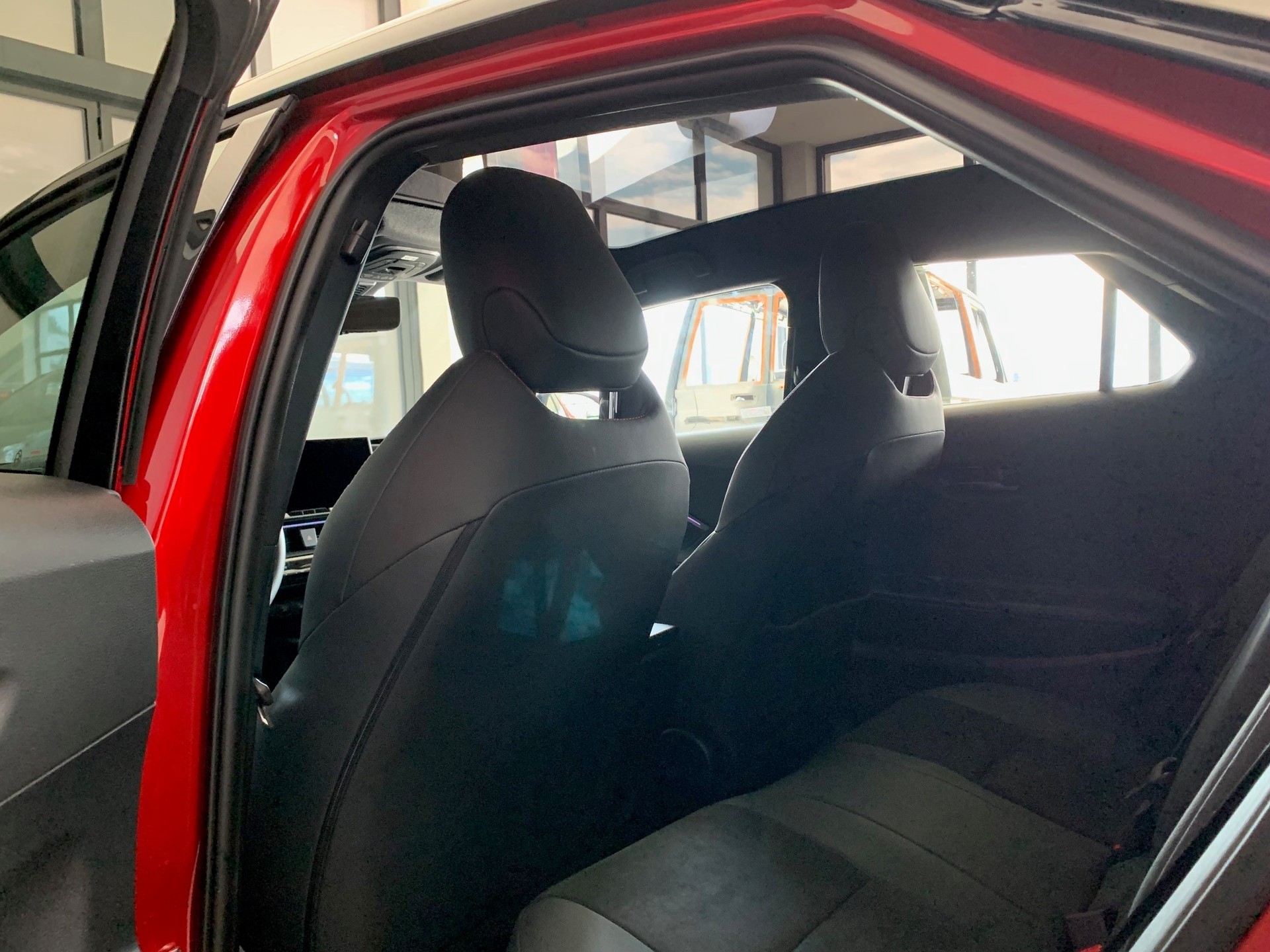 TOYOTA C-HR 2.0 PHEV GR Sport Premiere-image-8
