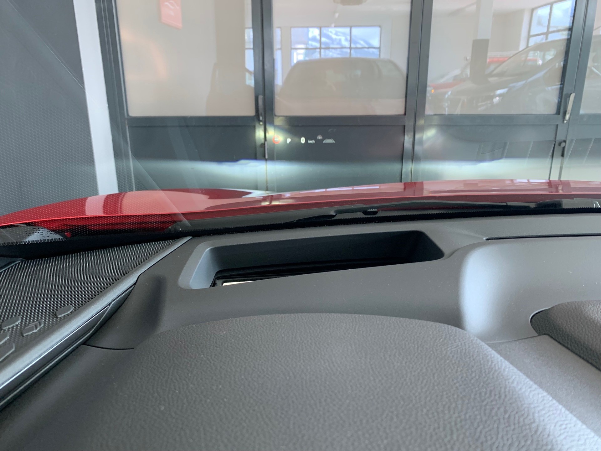 TOYOTA C-HR 2.0 PHEV GR Sport Premiere-image-13