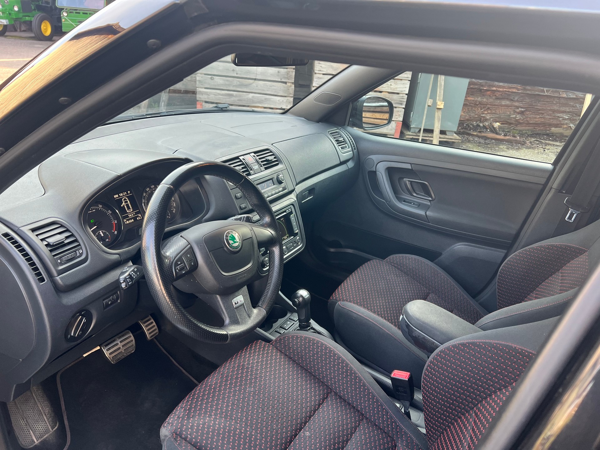 SKODA Fabia 1.4 TSI RS DSG-image-6
