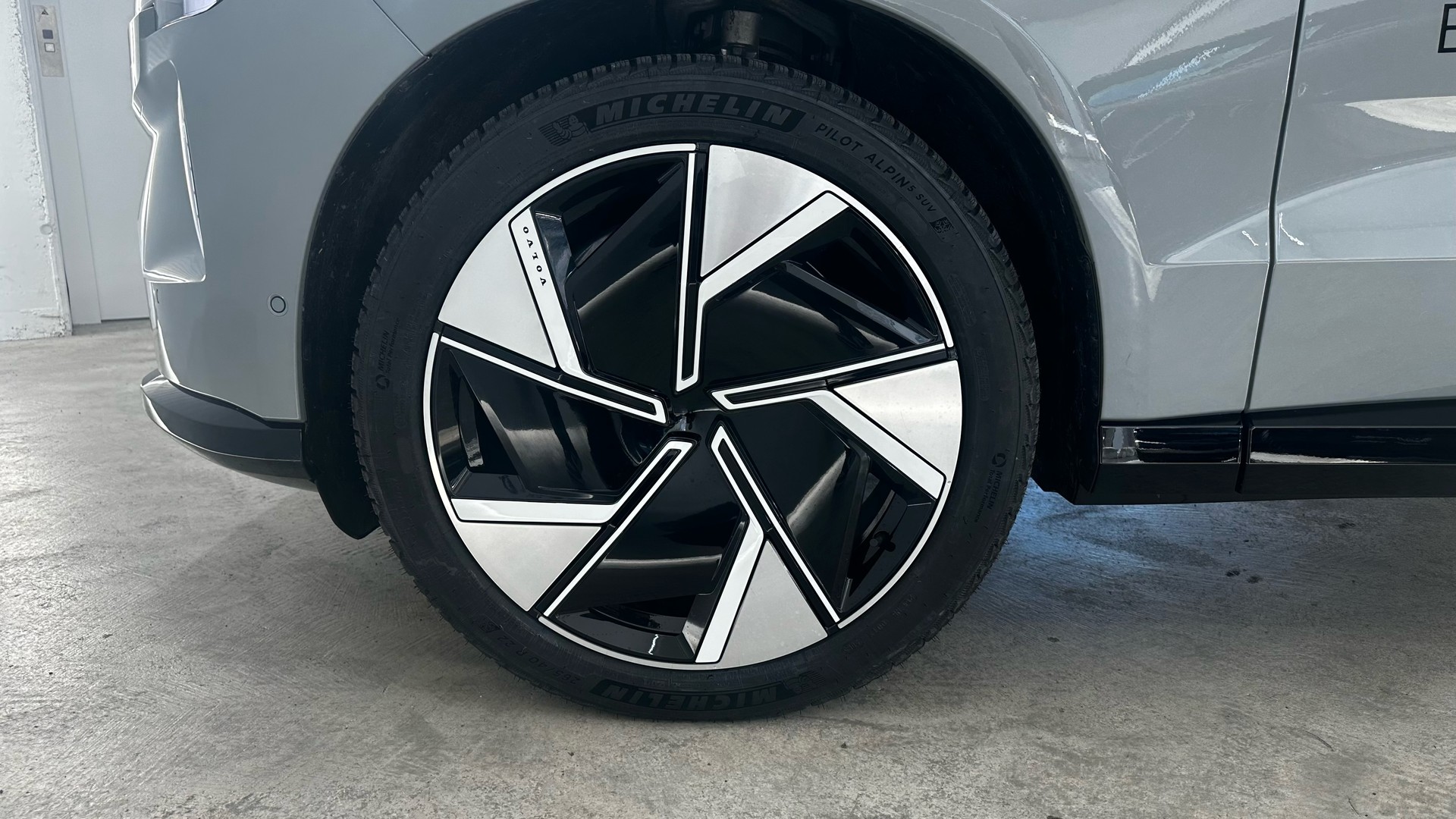 VOLVO EX 90 Twin Performance Ultra AWD-image-7