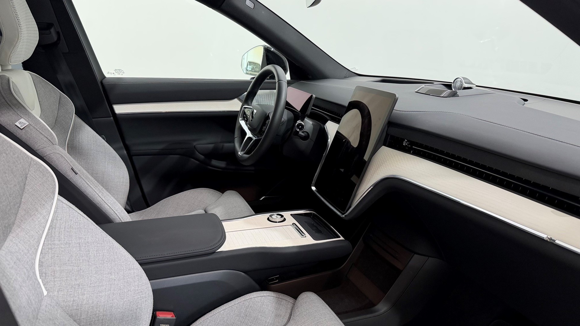 VOLVO EX 90 Twin Performance Ultra AWD-image-4