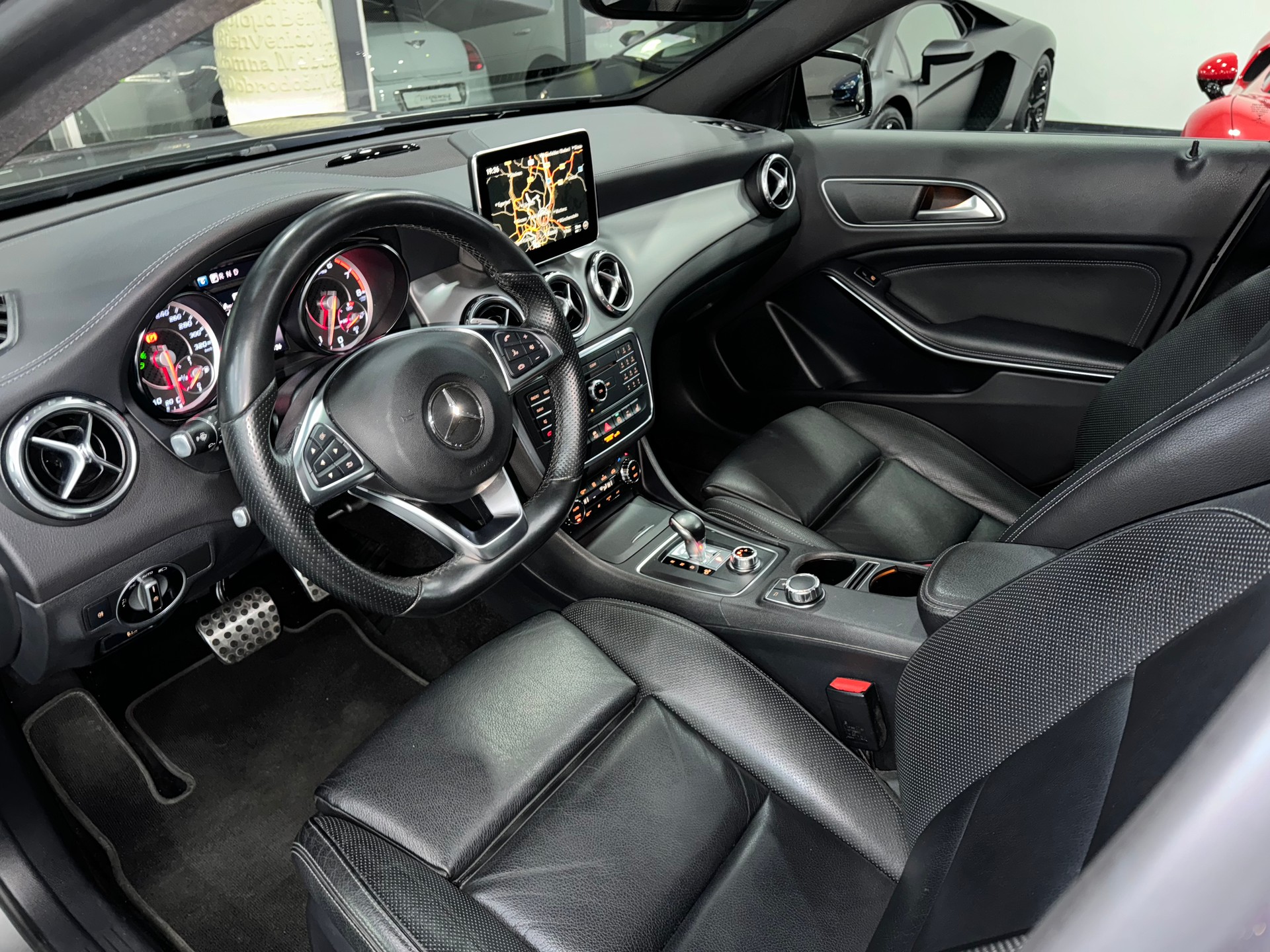 MERCEDES-BENZ GLA 45 AMG 4Matic 7G-DCT-image-8